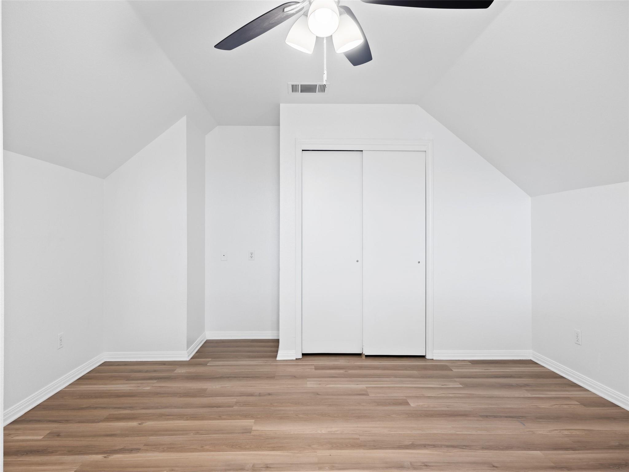 2908 Whisper Oaks Ln