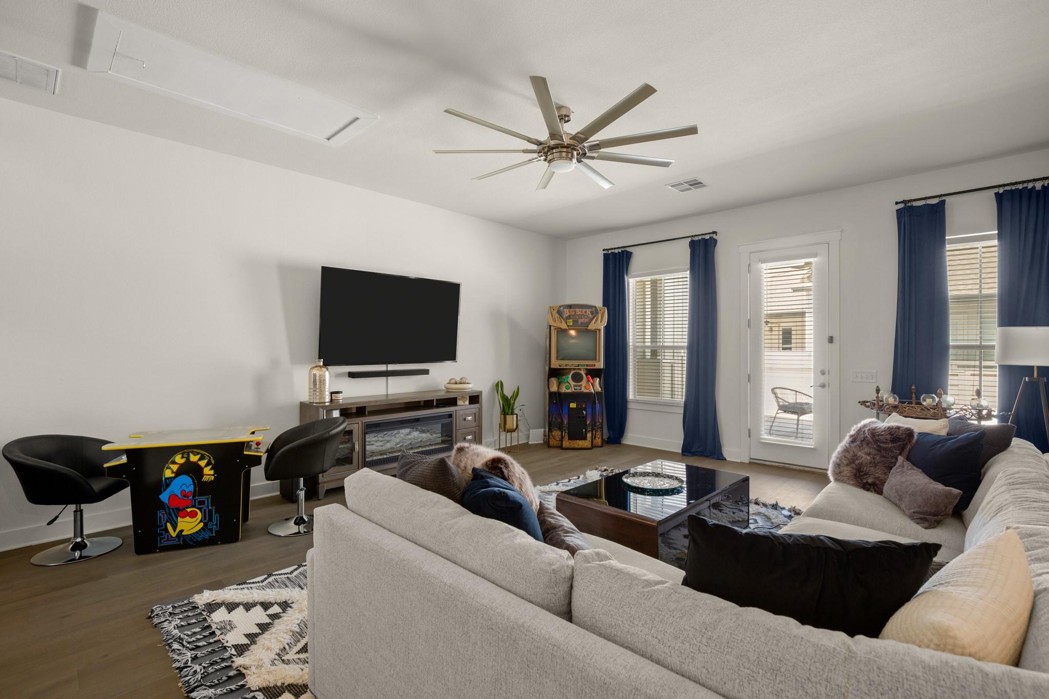 2520 Bluebonnet LN # 32