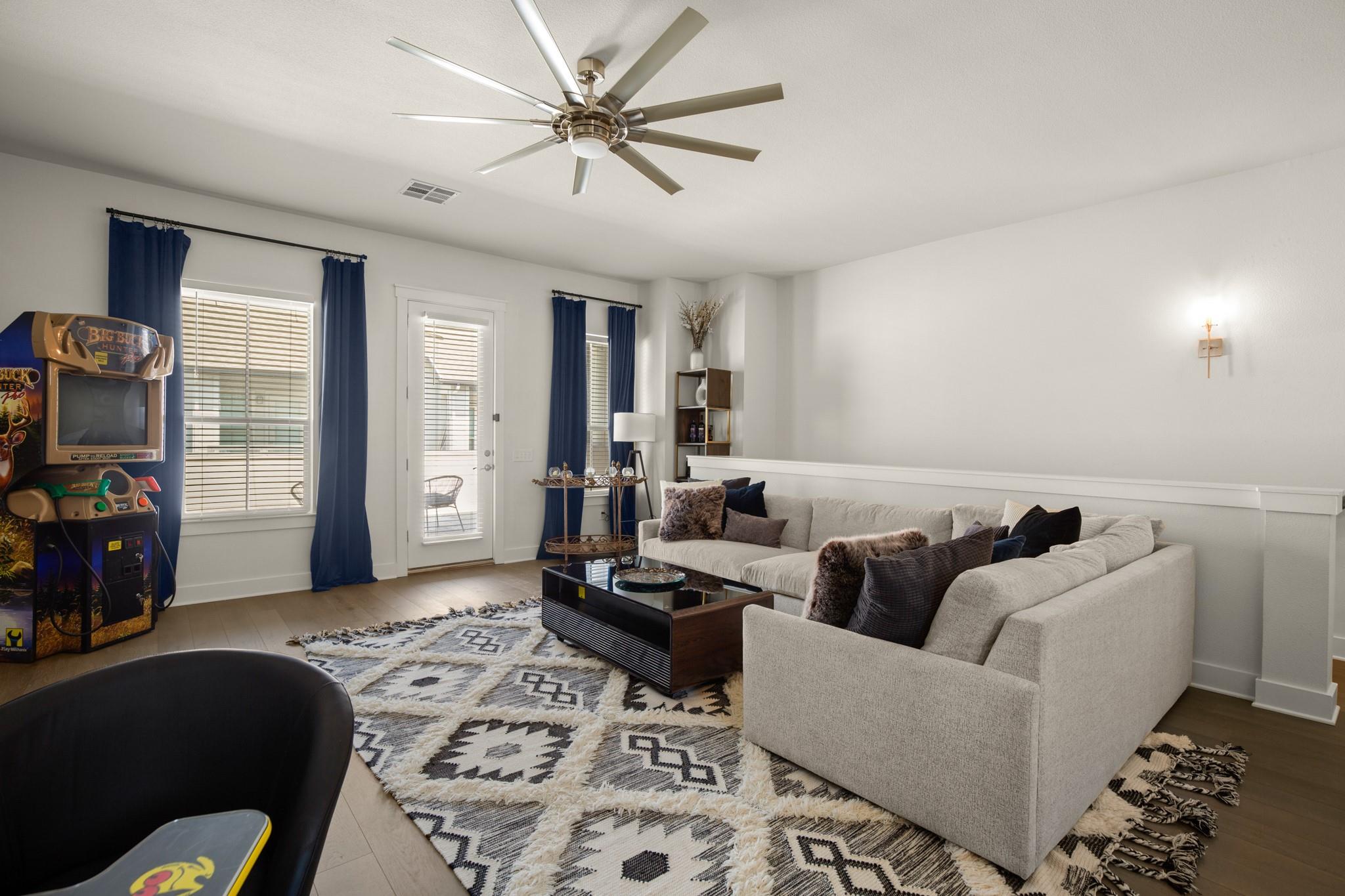 2520 Bluebonnet LN # 32