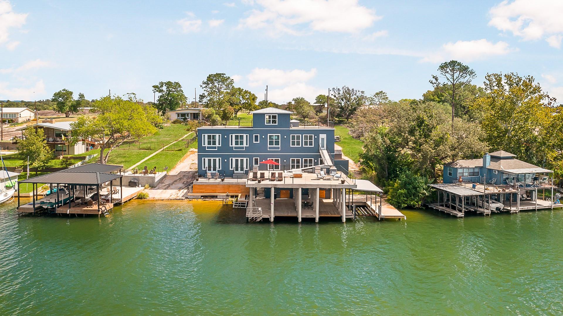 302 Green Acres DR