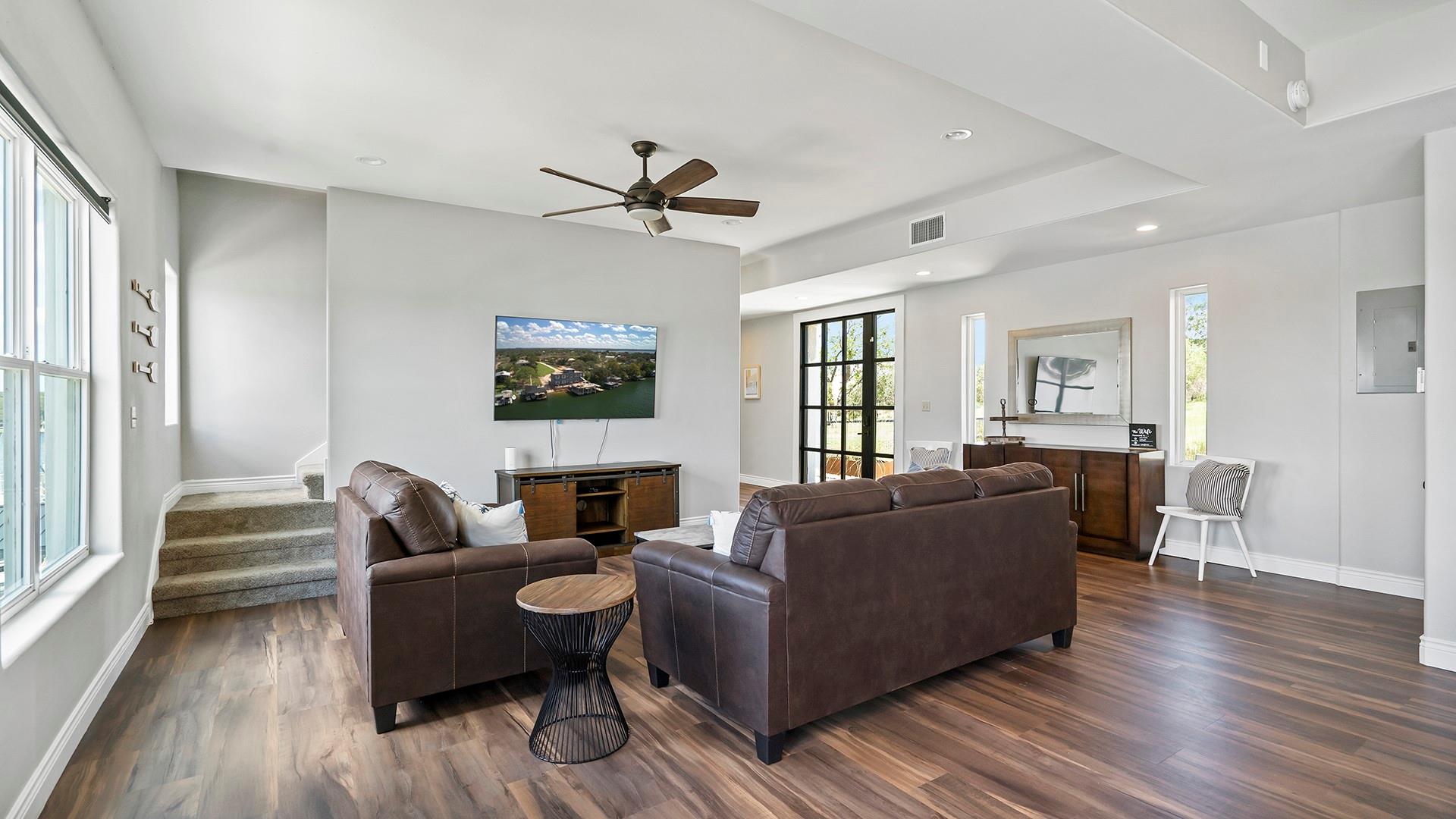 302 Green Acres DR