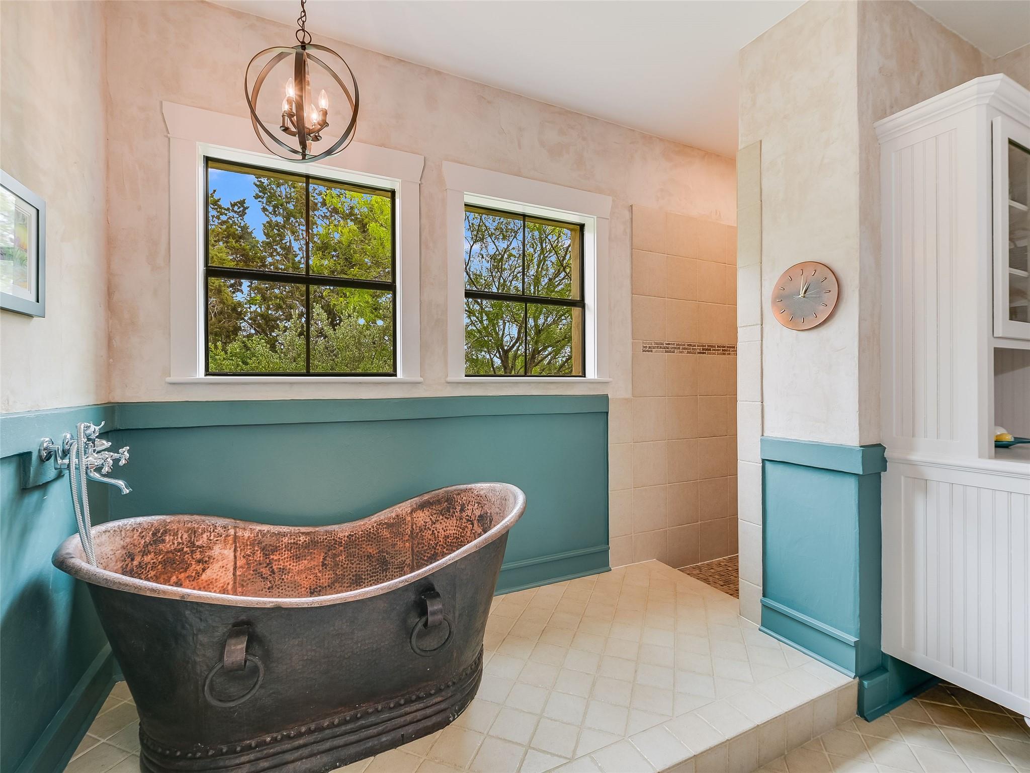 424 Hidden Creek DR