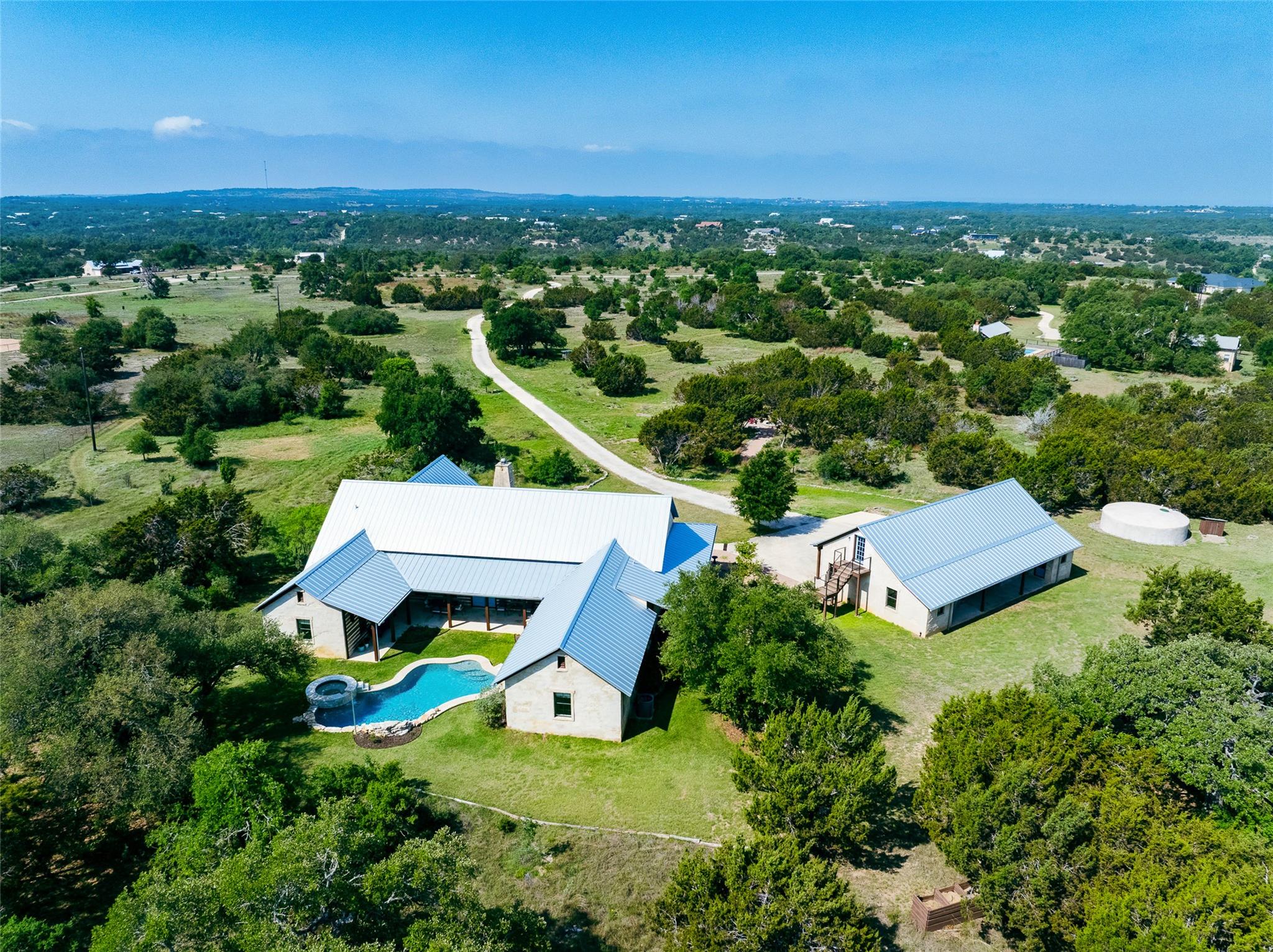 424 Hidden Creek DR