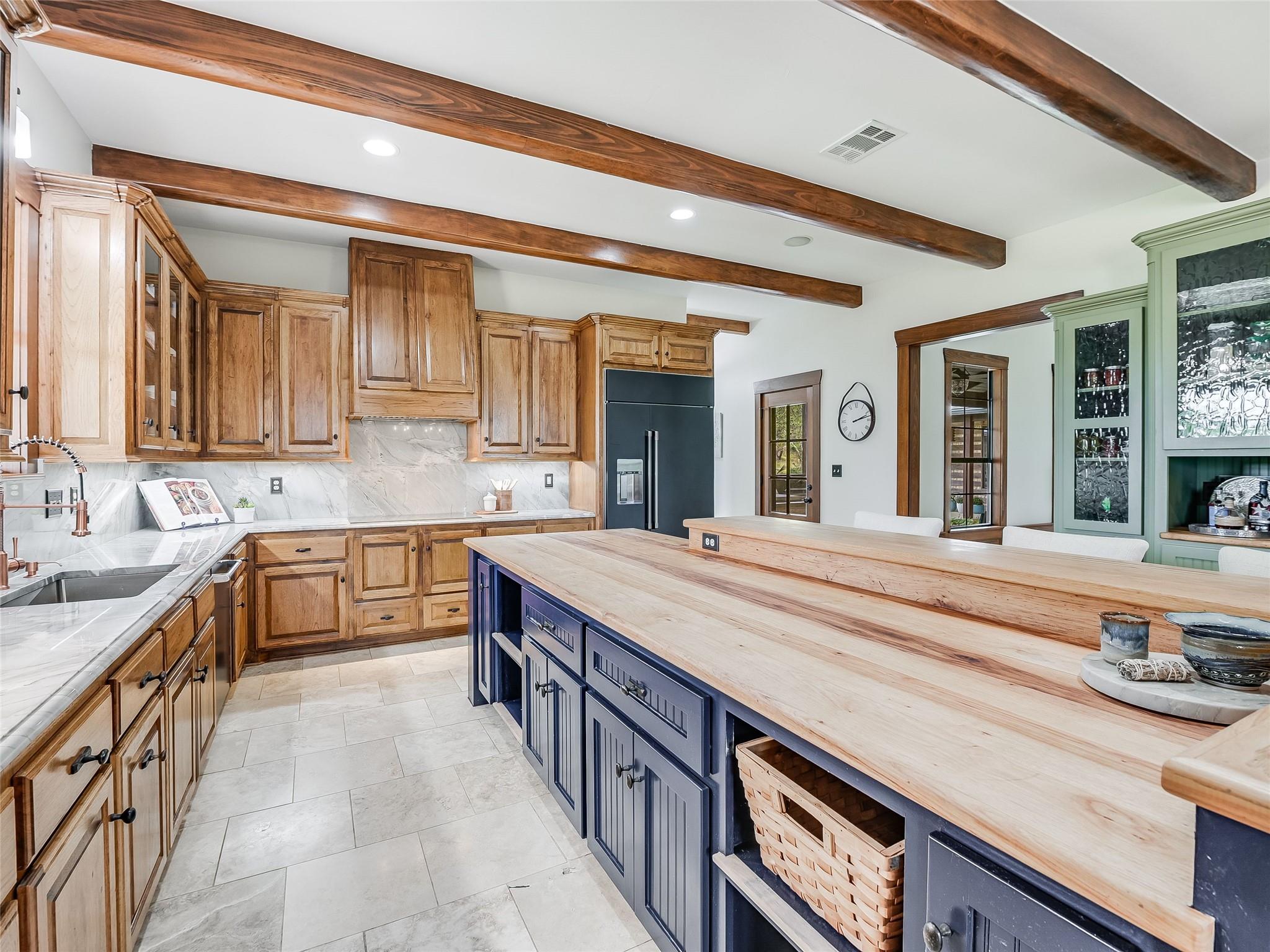 424 Hidden Creek DR