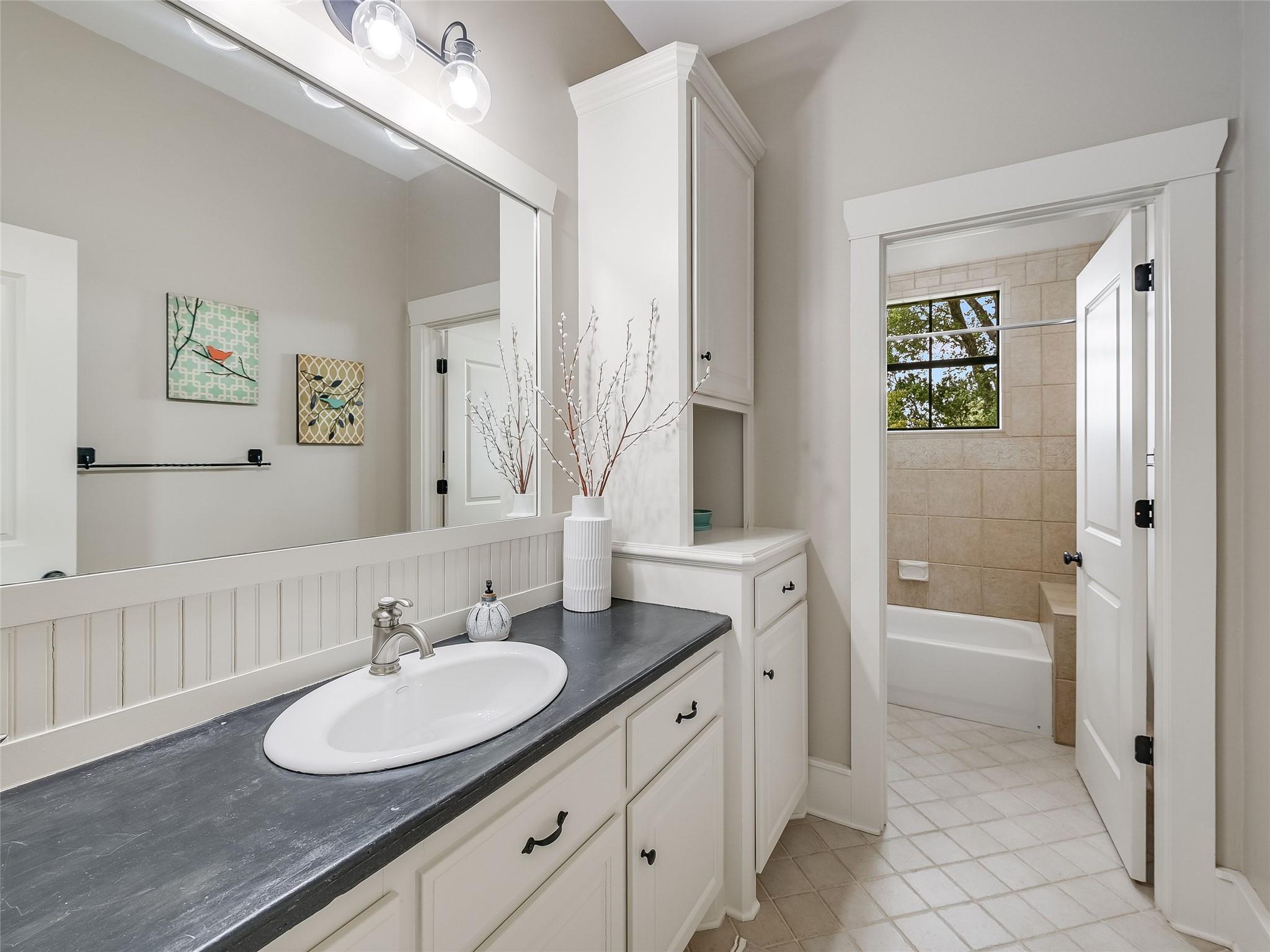 424 Hidden Creek DR