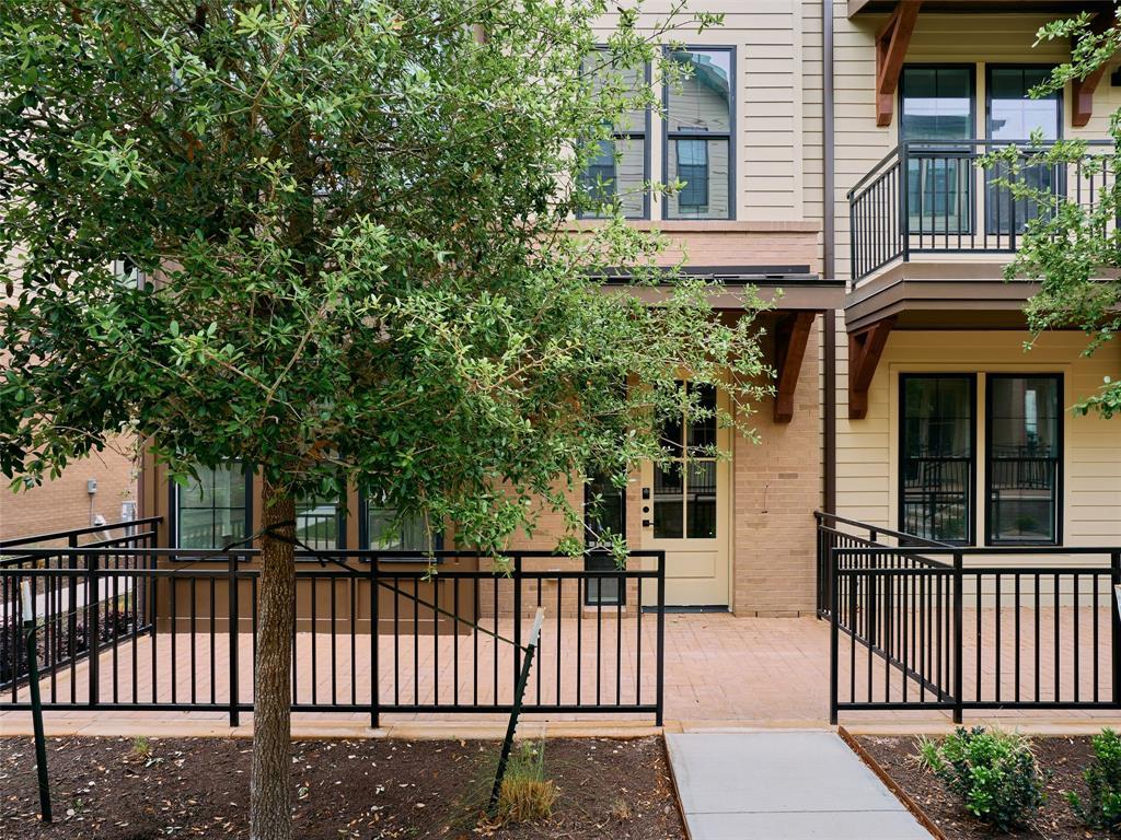 2209 Woodland Ave # 201