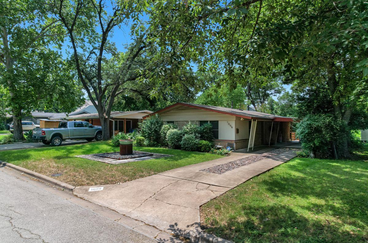 1009 Alegria RD