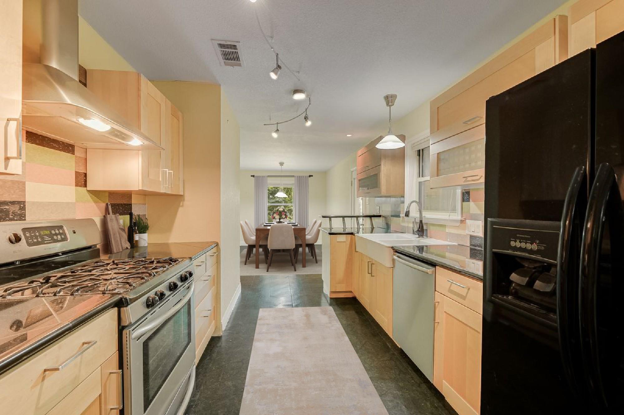 1009 Alegria RD