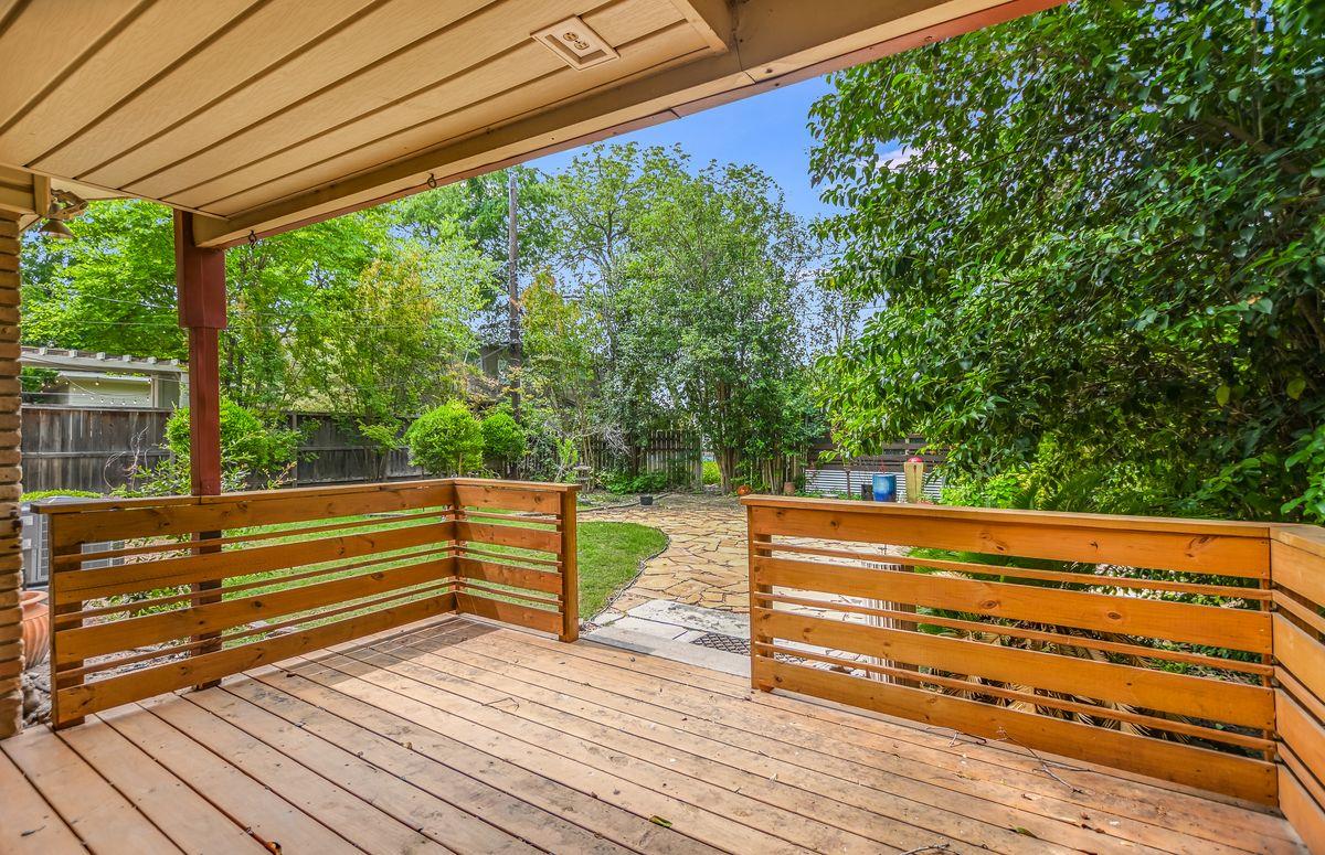 1009 Alegria RD