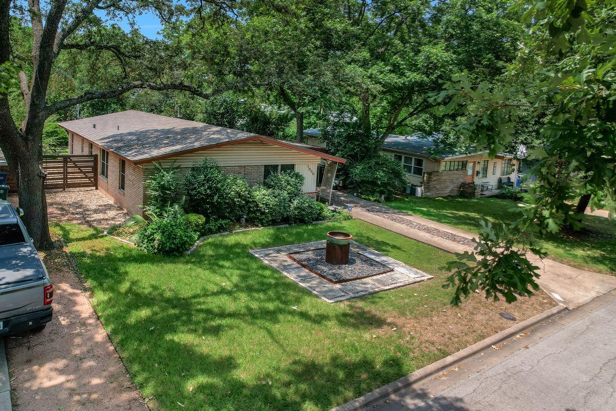 1009 Alegria RD