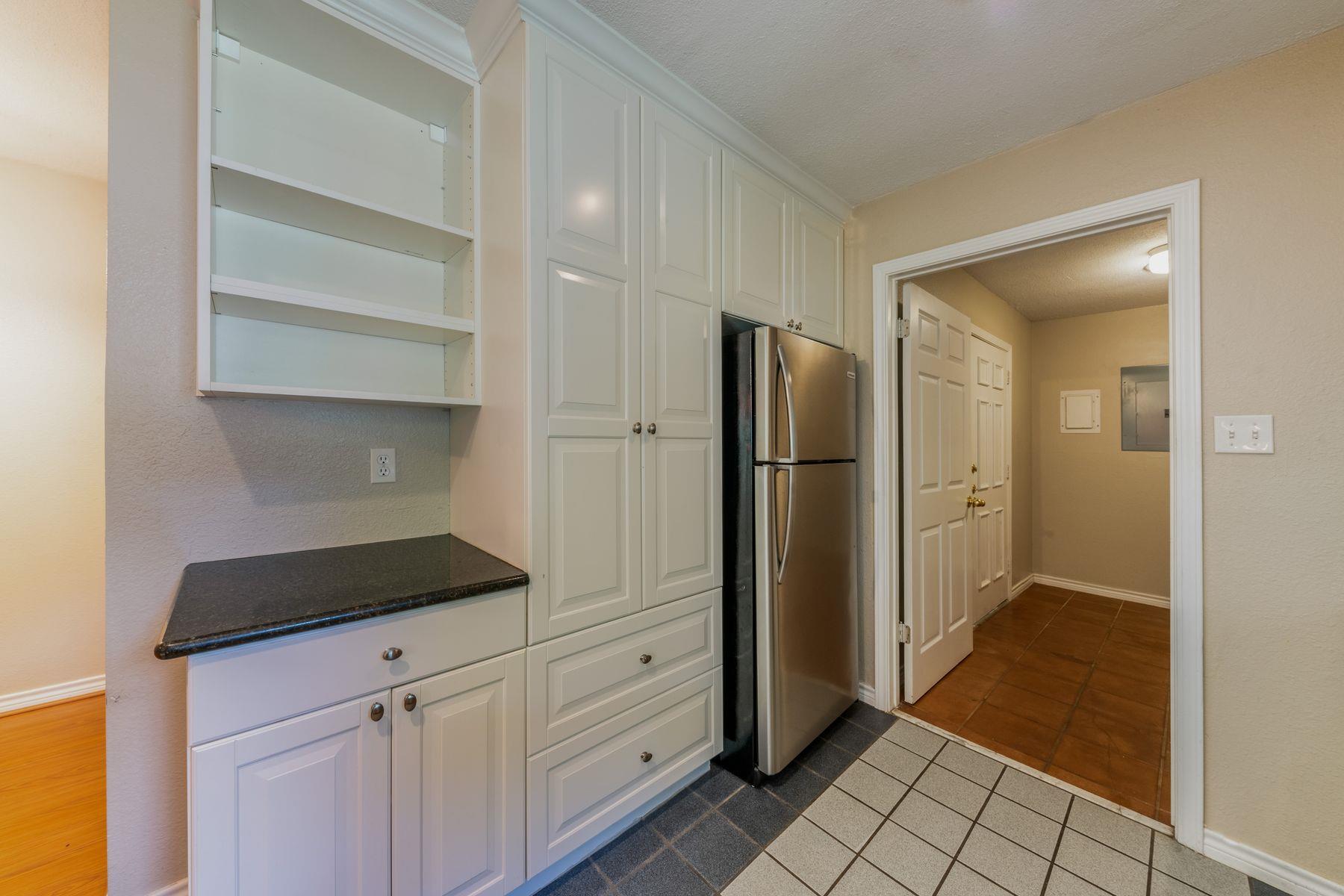 2004 Teakwood DR