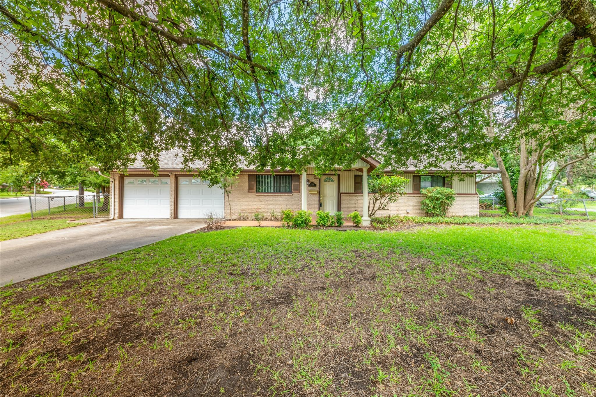 2004 Teakwood DR