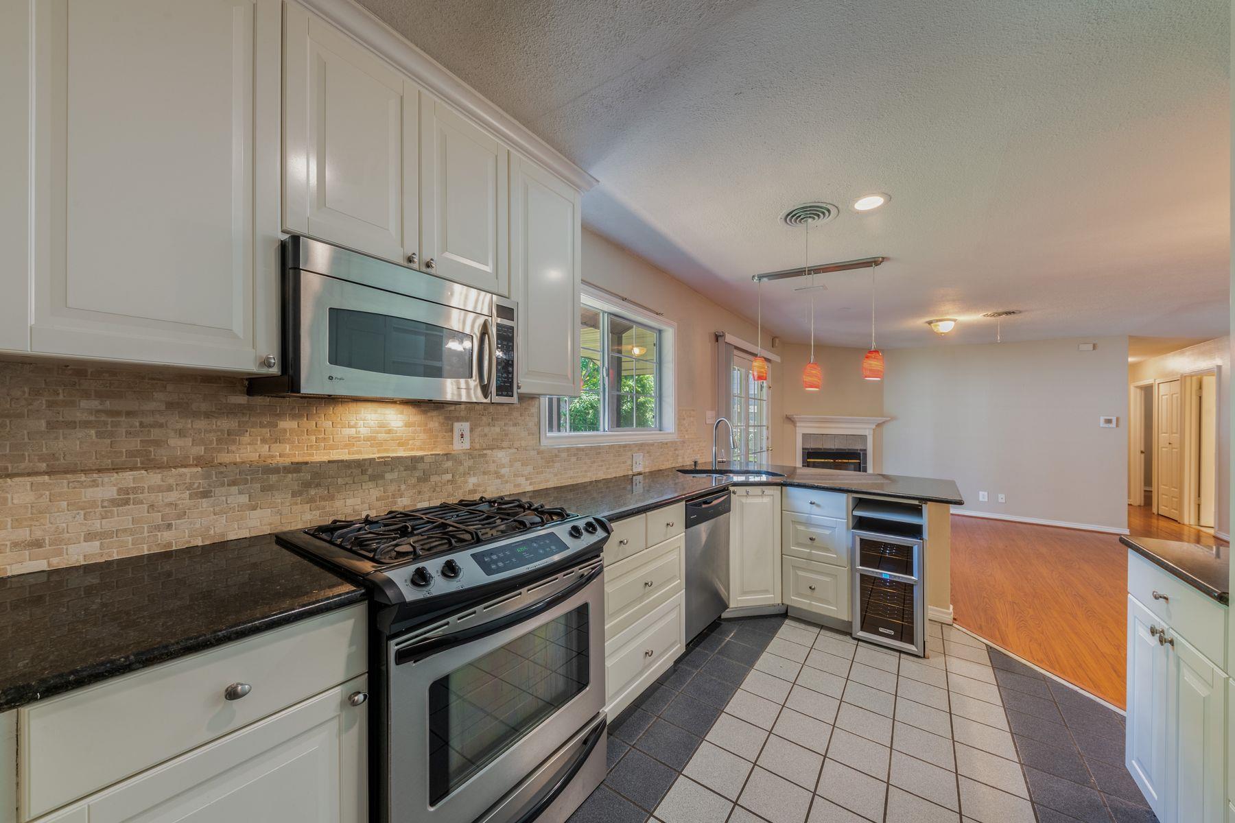 2004 Teakwood DR
