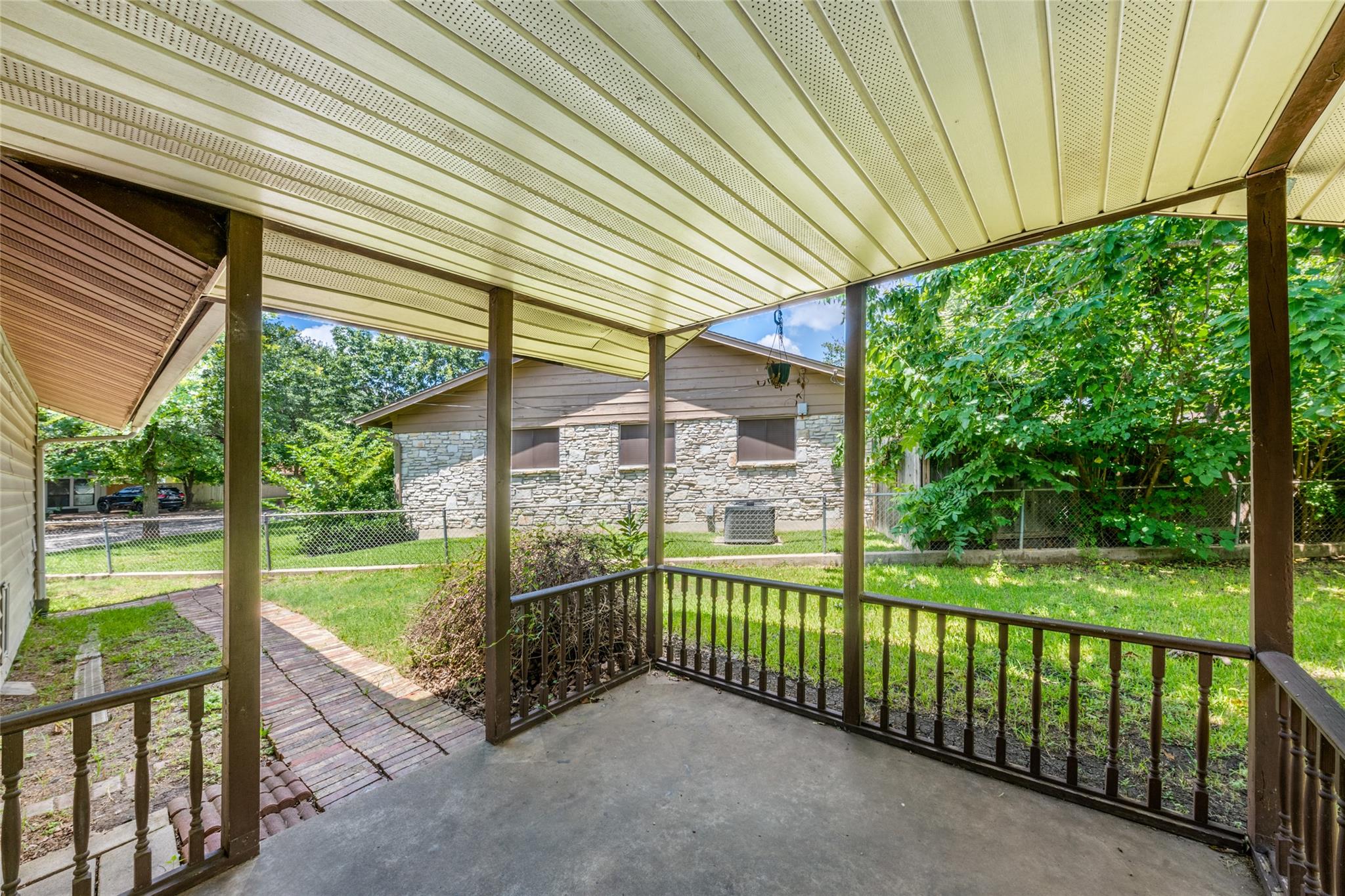2004 Teakwood DR