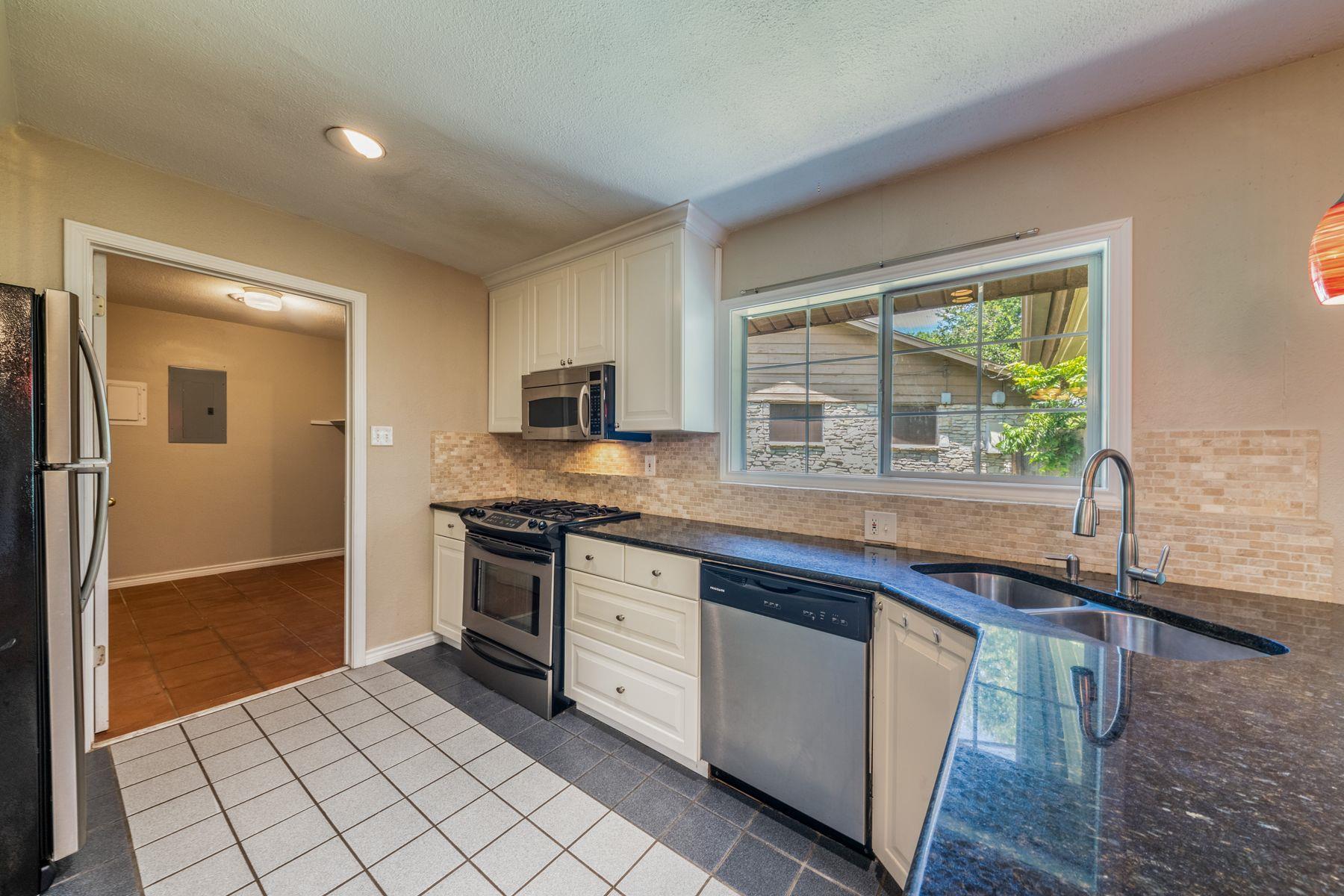 2004 Teakwood DR