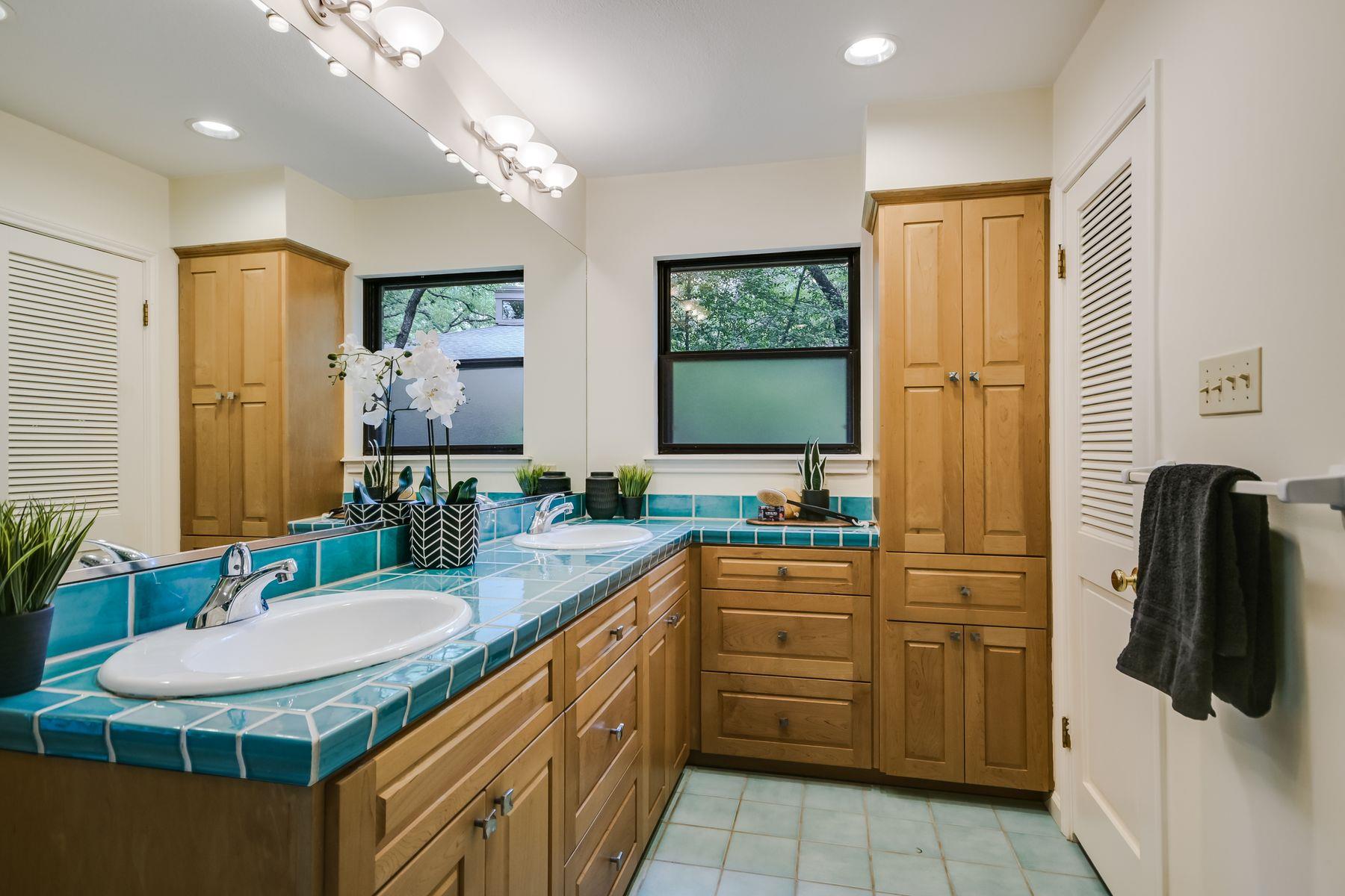 3119 Eanes CIR