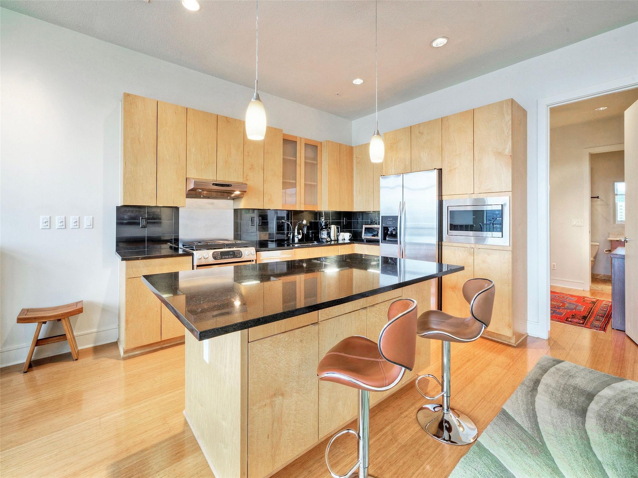 555 E 5th ST # 809