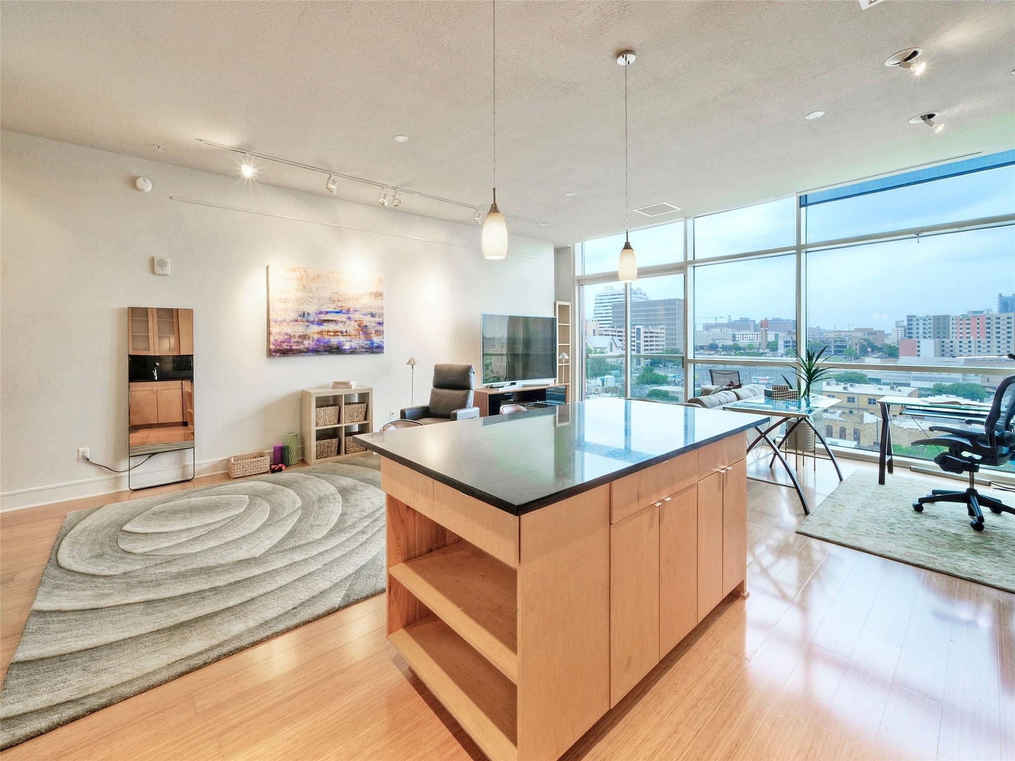555 E 5th ST # 809