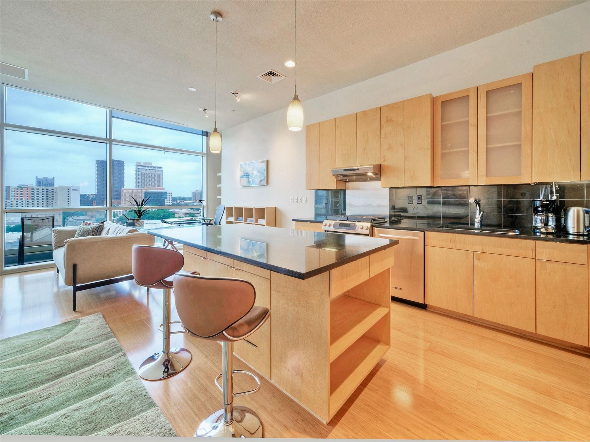 555 E 5th ST # 809