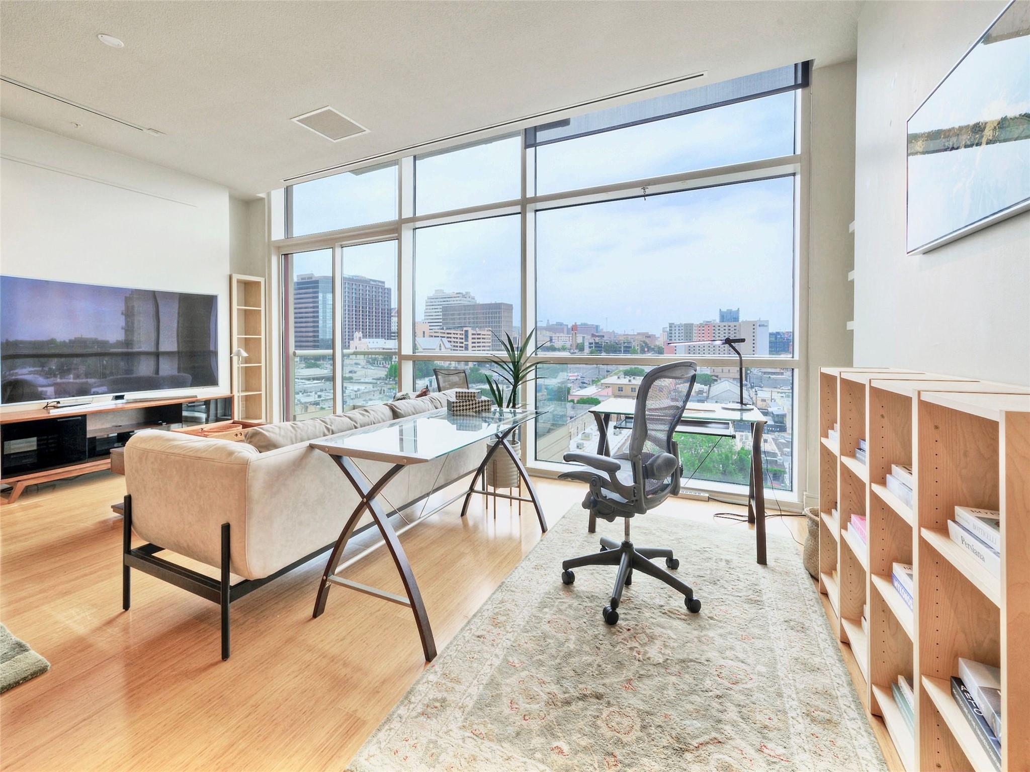 555 E 5th ST # 809