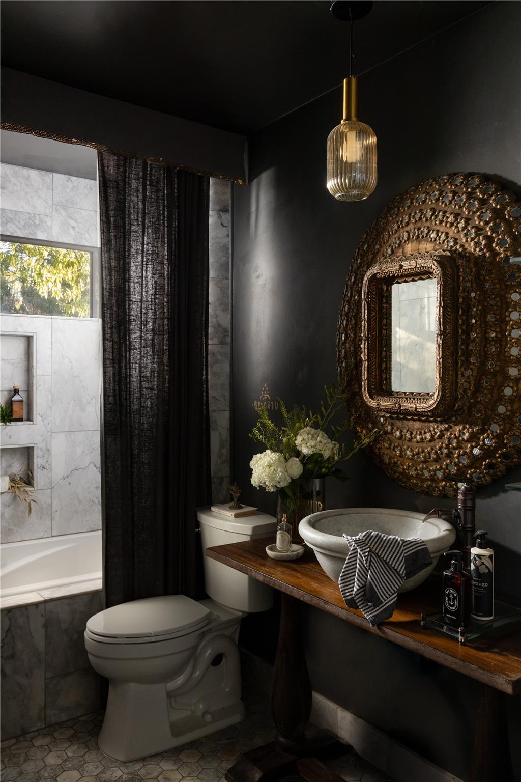 5205 Creekline DR, Austin