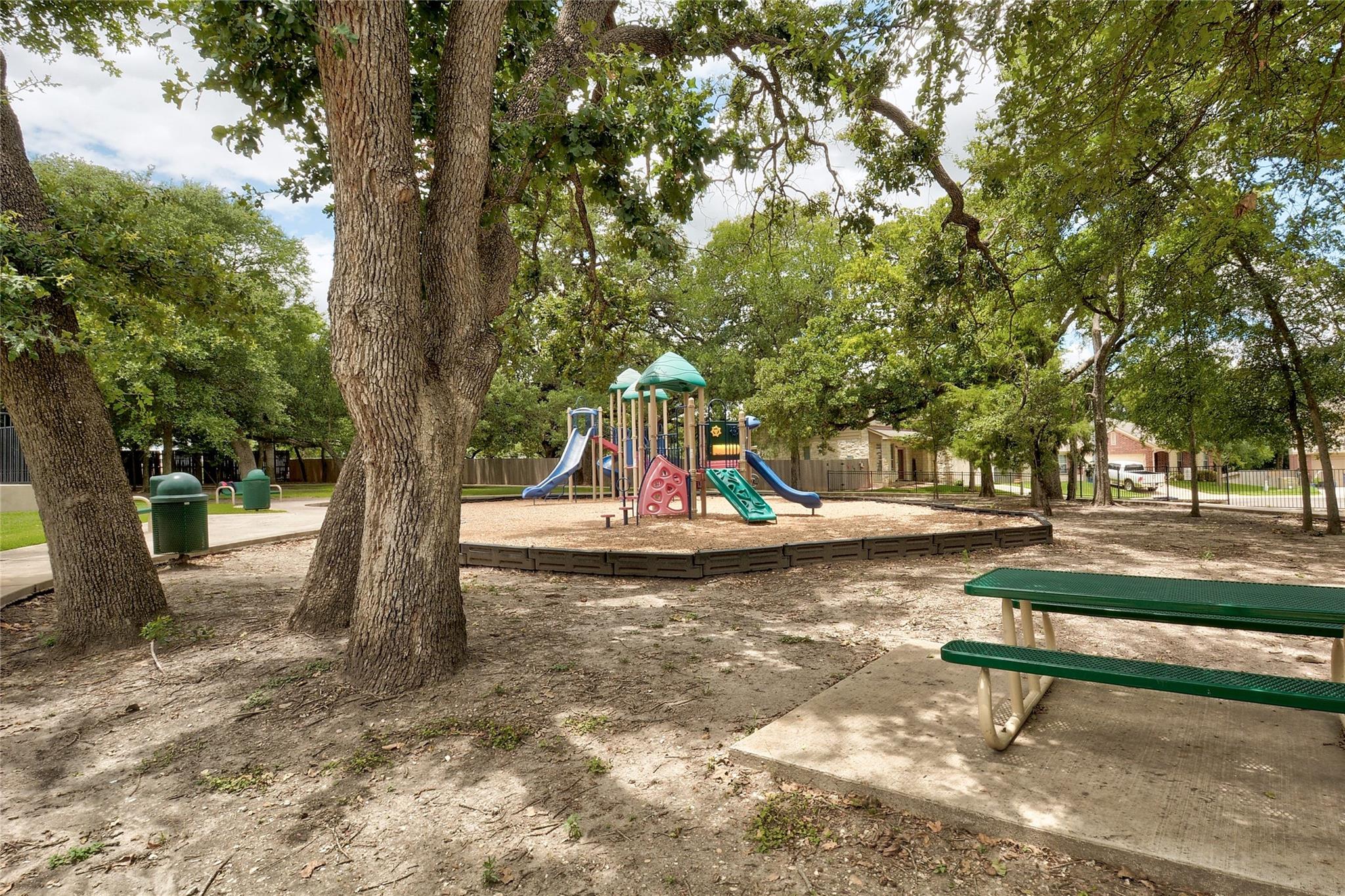 5228 Bantom Woods BND