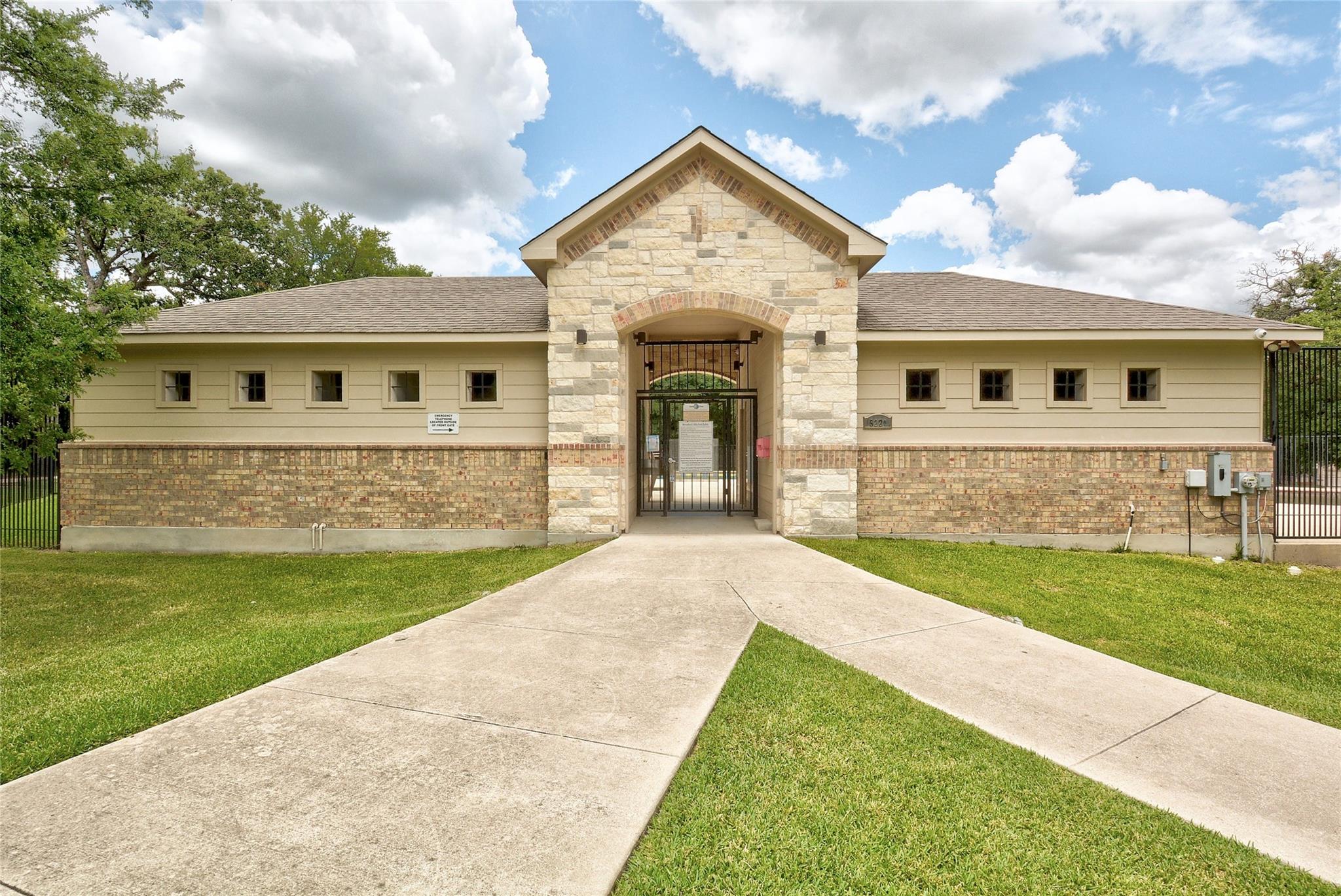 5228 Bantom Woods BND
