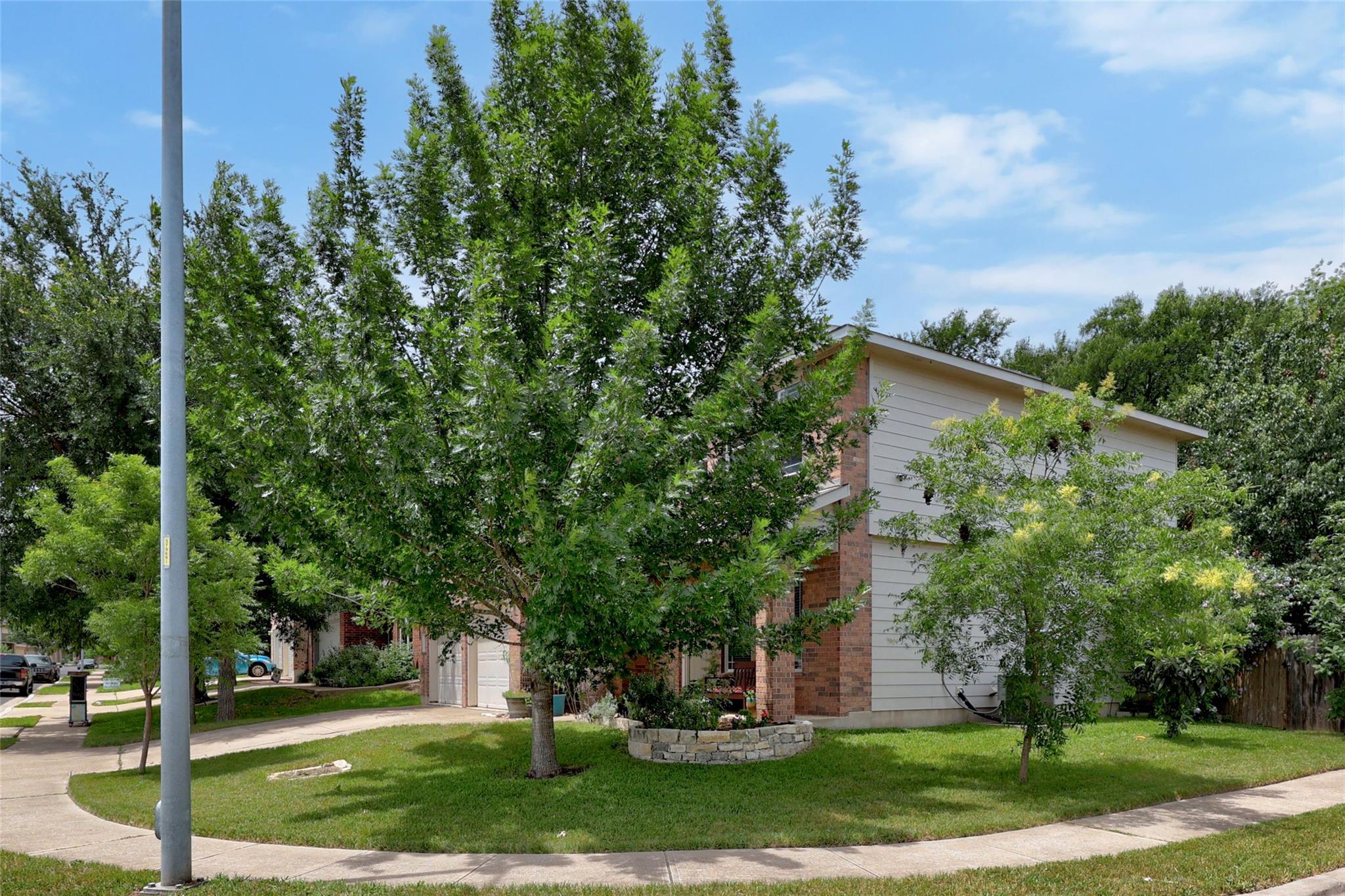 5228 Bantom Woods BND