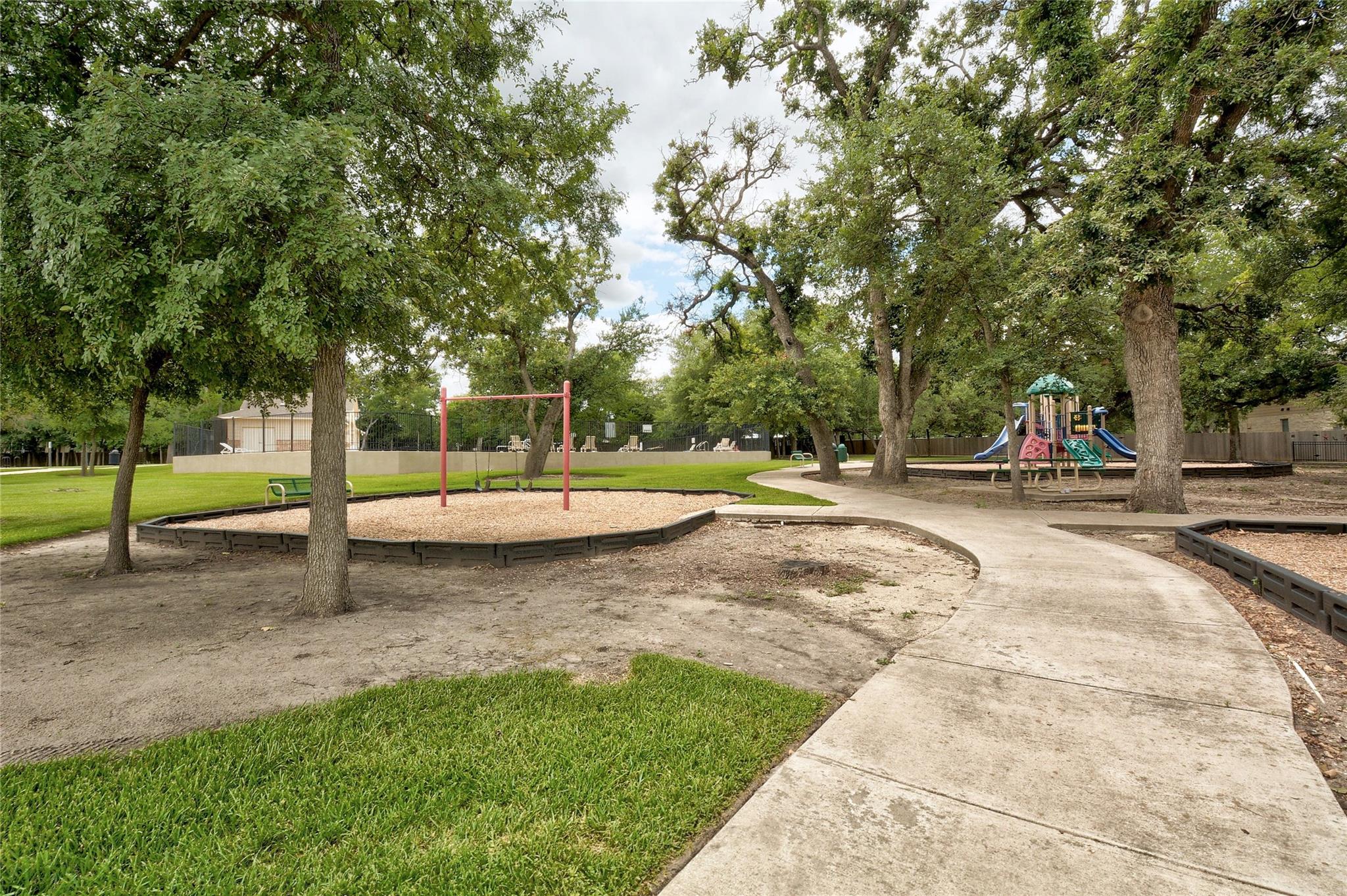 5228 Bantom Woods BND