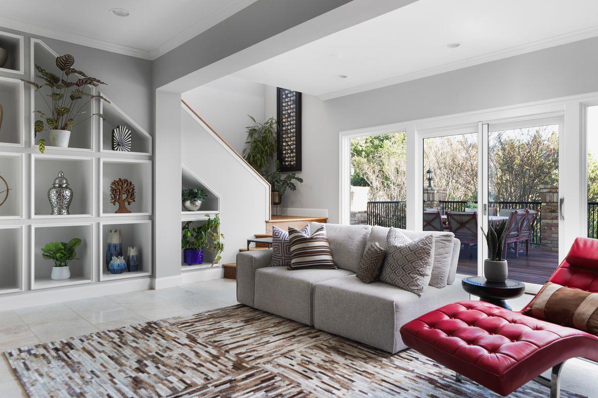 17 Cousteau LN