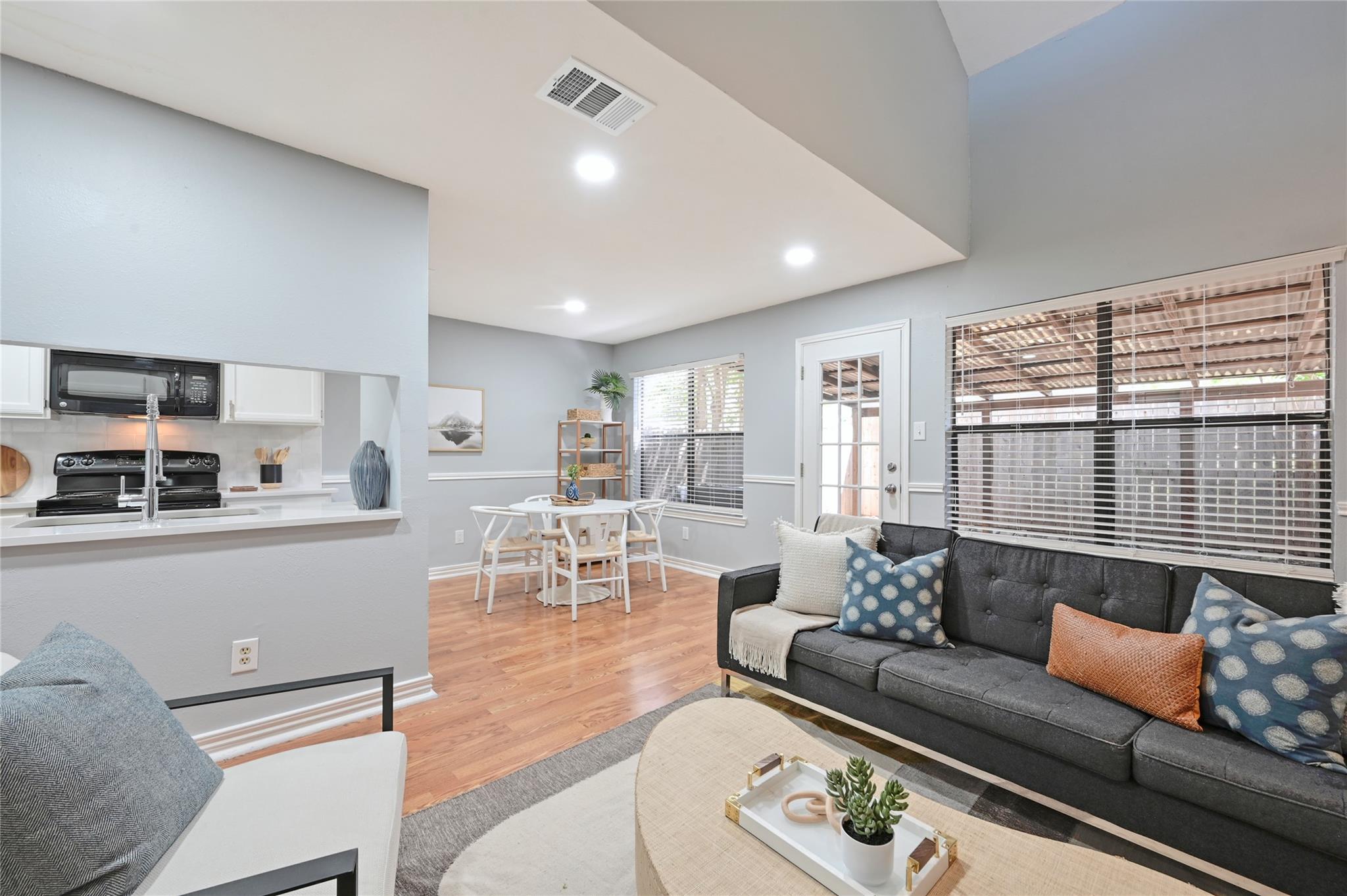 512 Eberhart LN # 303