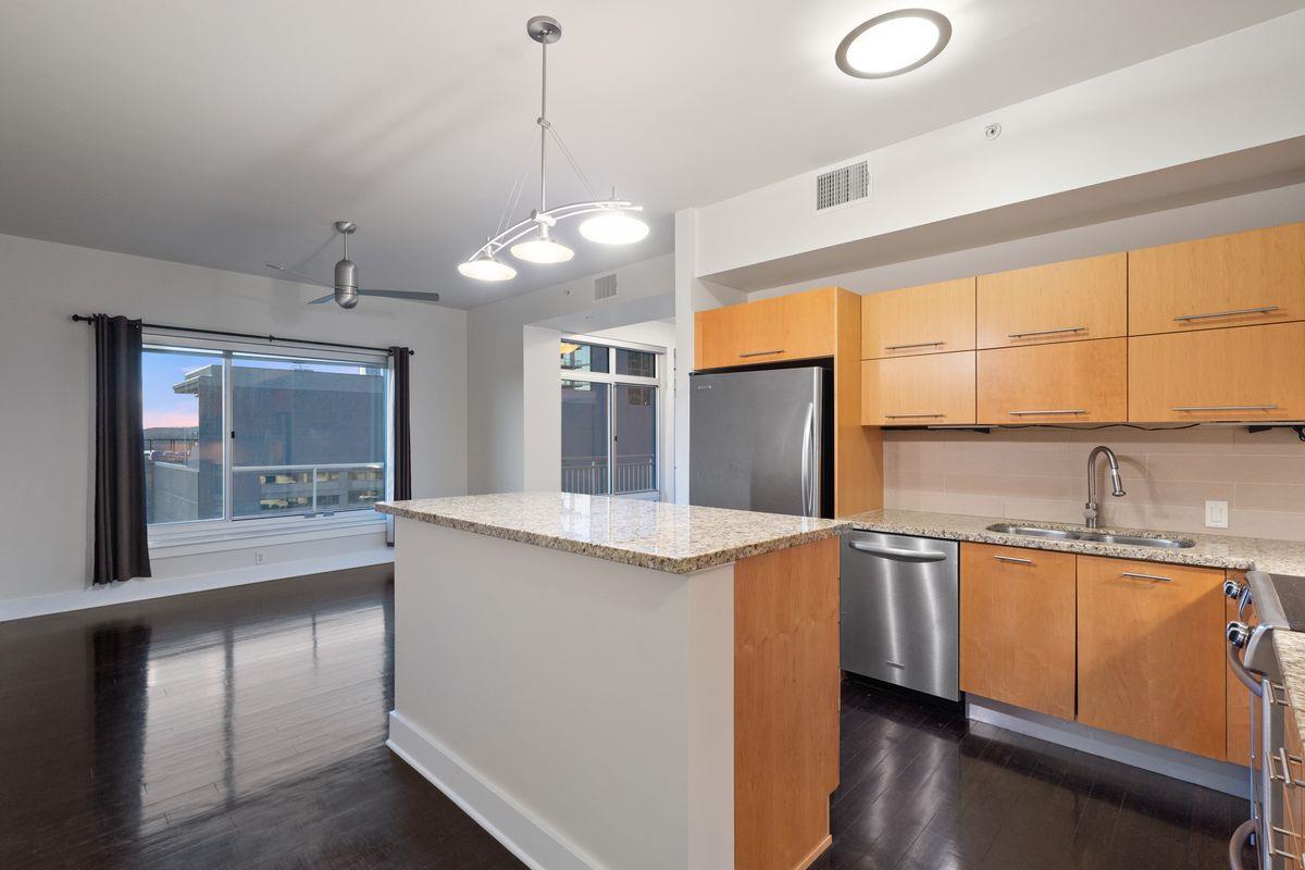 603 Davis ST # 1101