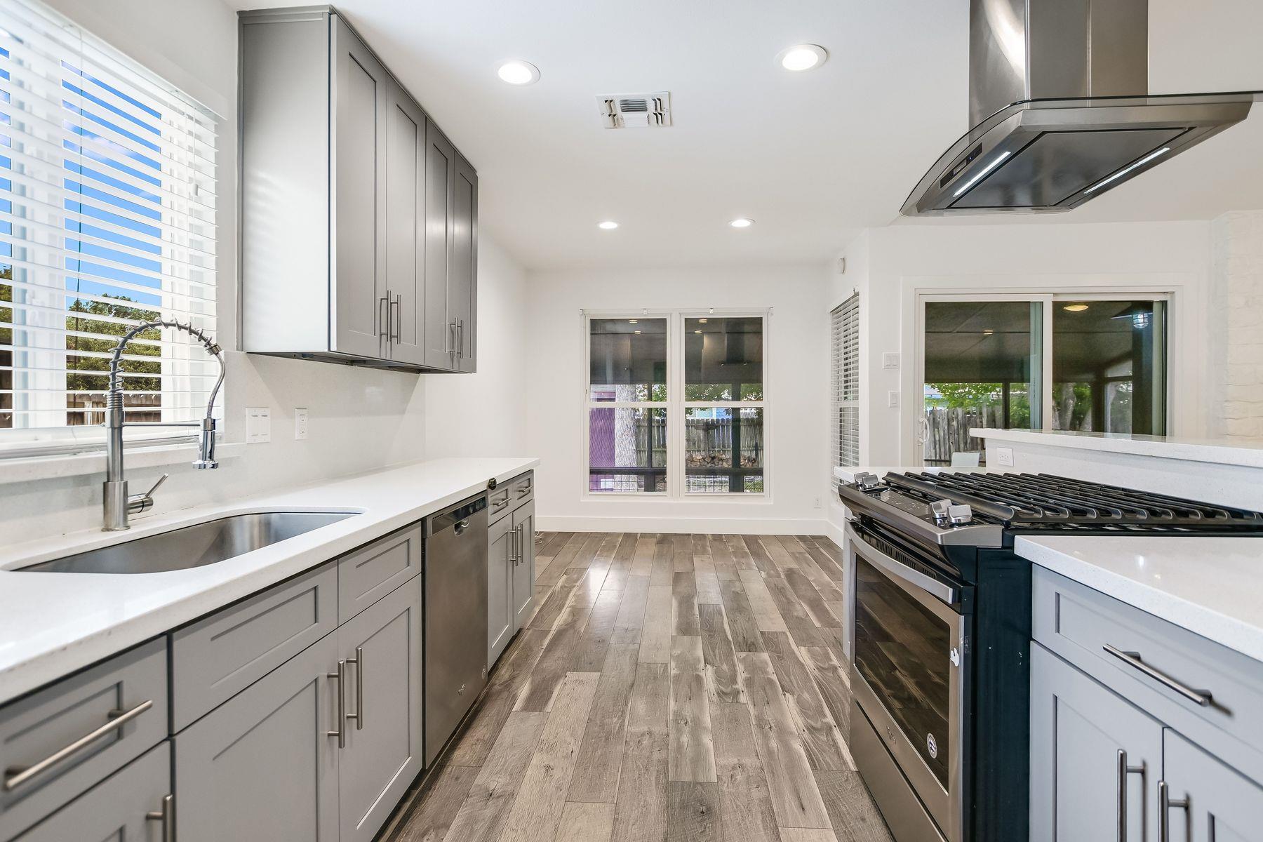 10312 Georgian DR