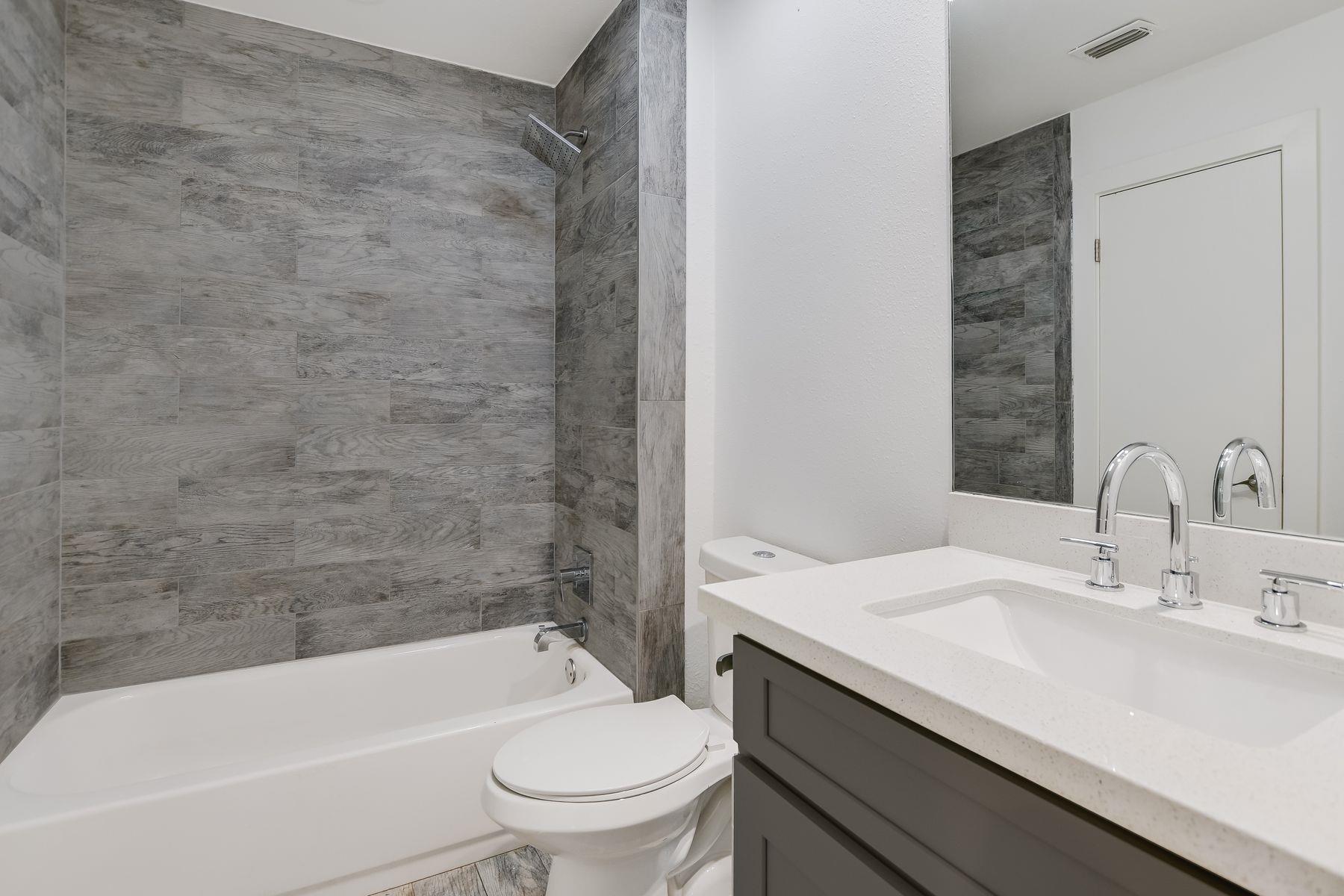 10312 Georgian DR