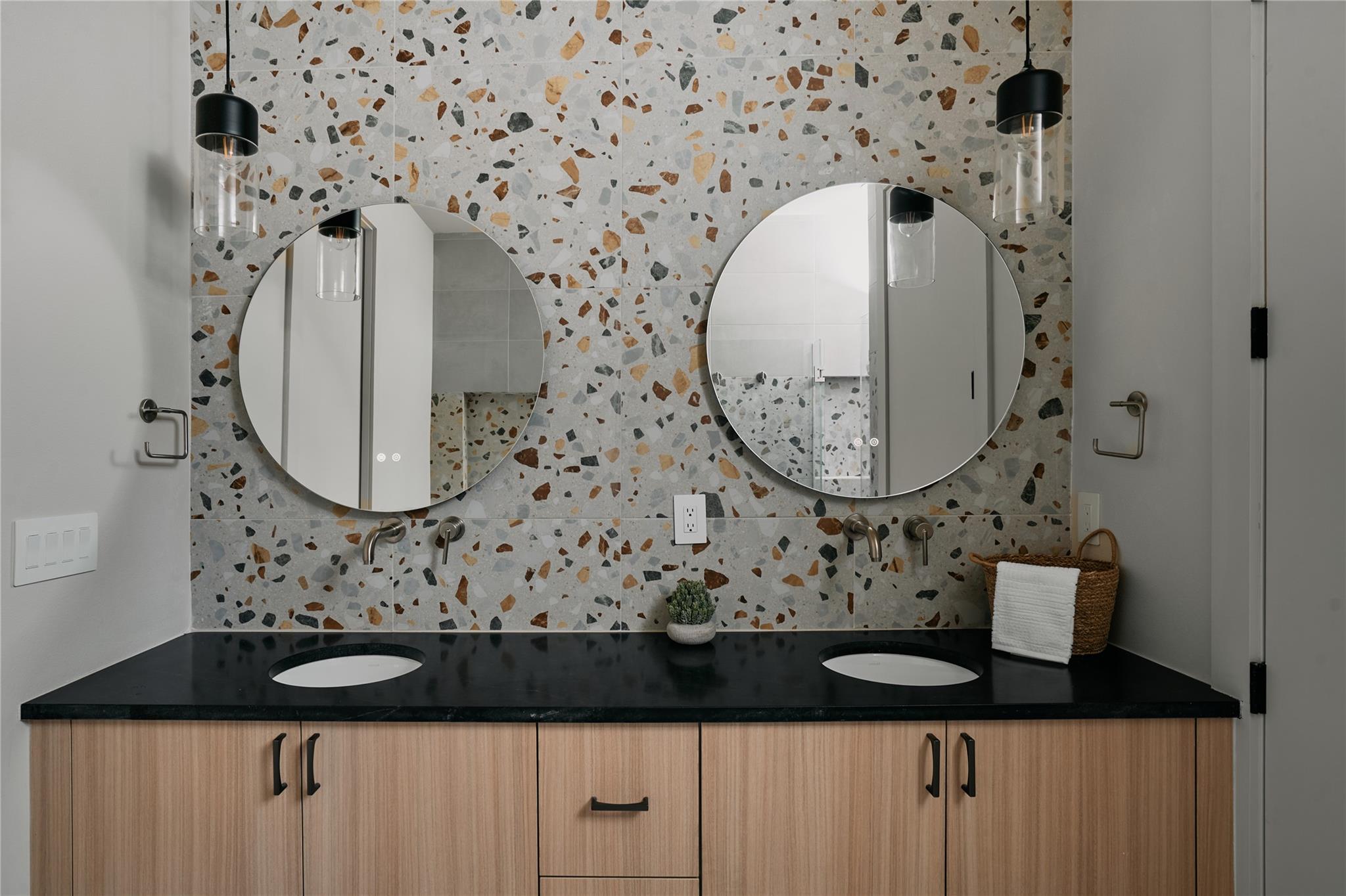 1133 Webberville RD # 1