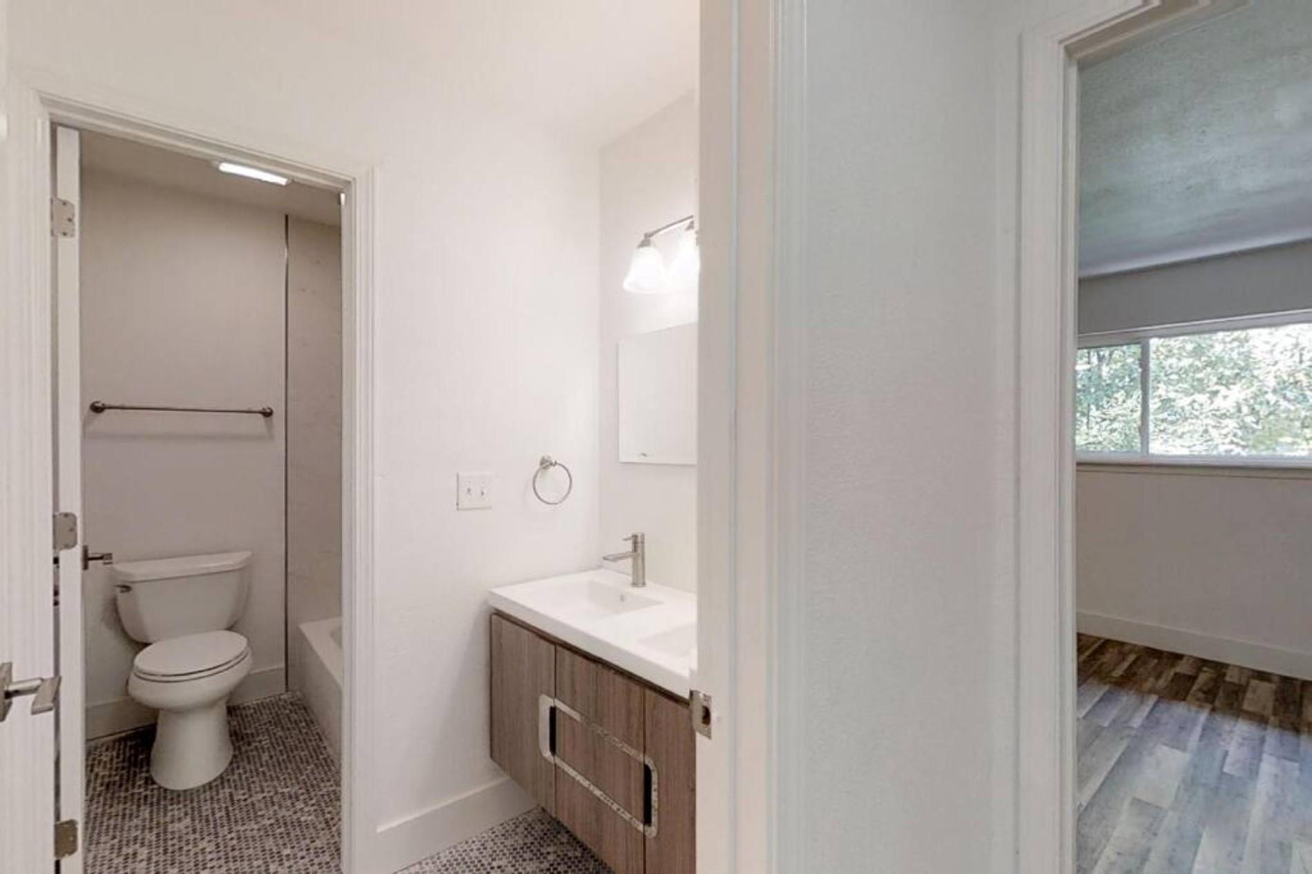 1913 Hearthstone DR # D