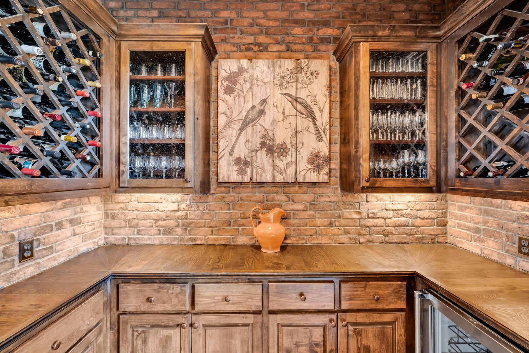 1710 Mount Larson RD