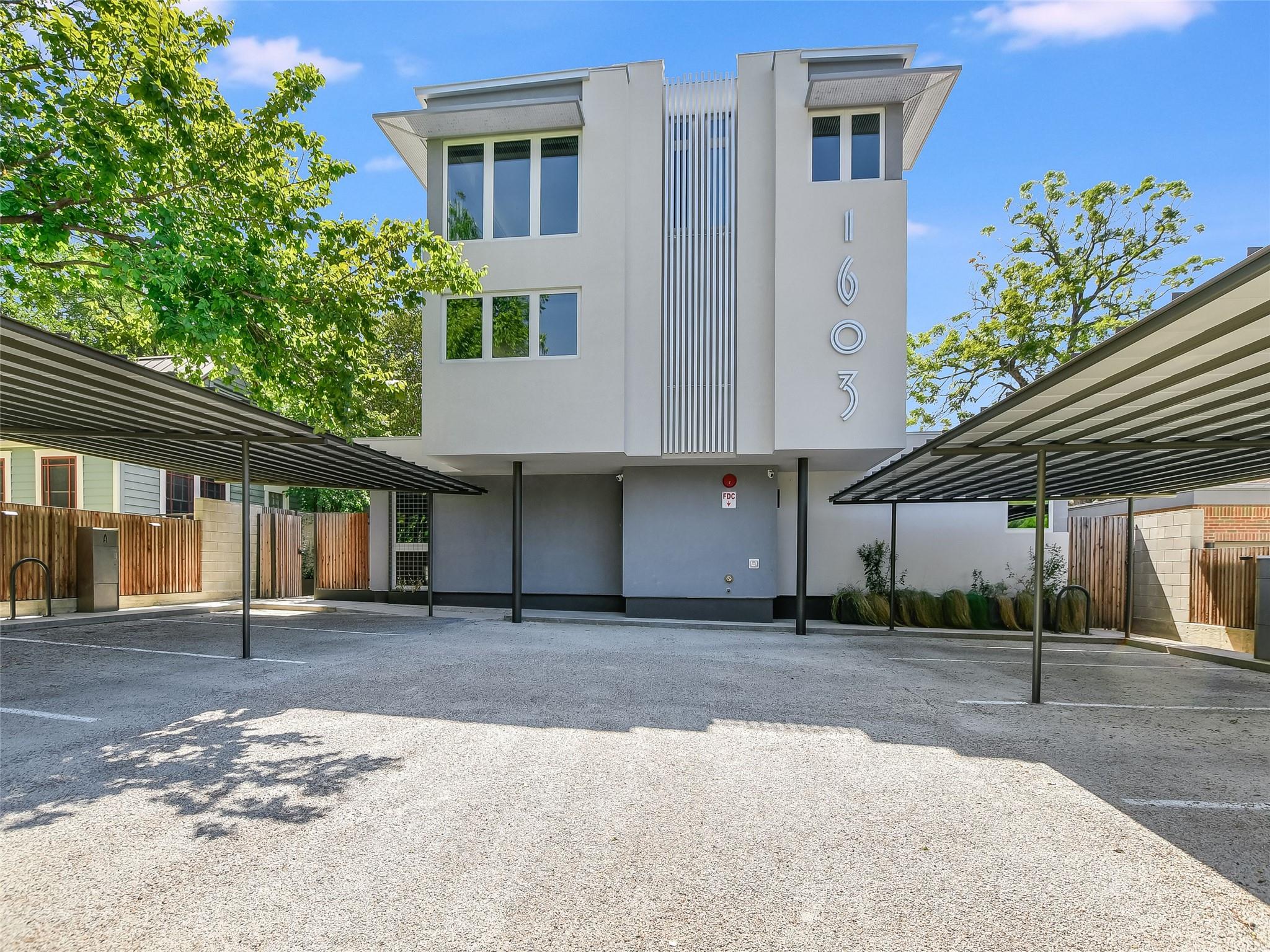 1603 Woodlawn BLVD # D