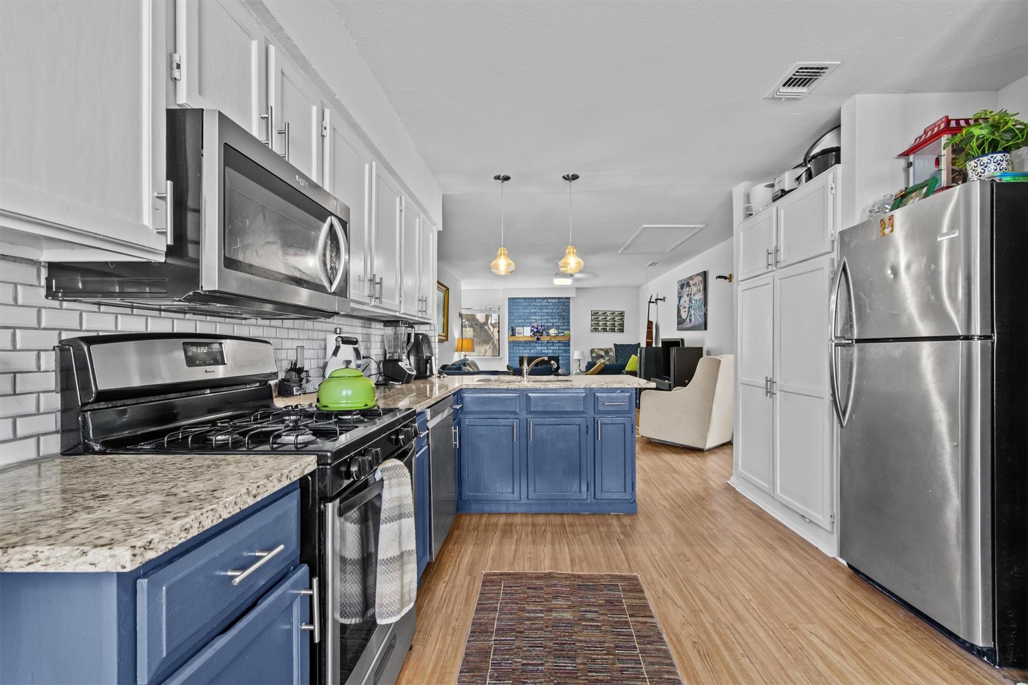 2800 Burleson RD