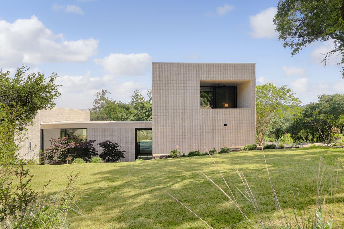 5205 Scenic View DR
