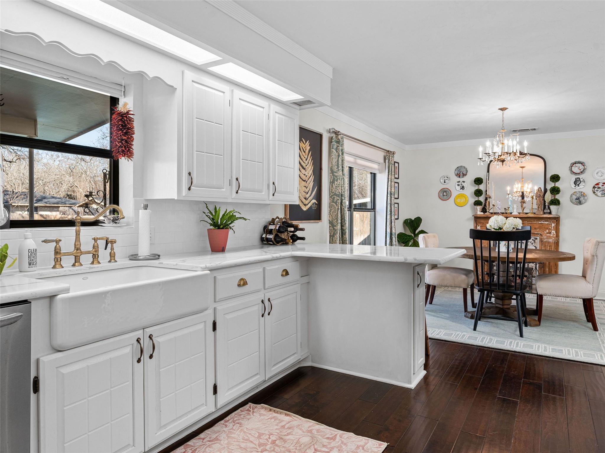 216 Broadmoor DR