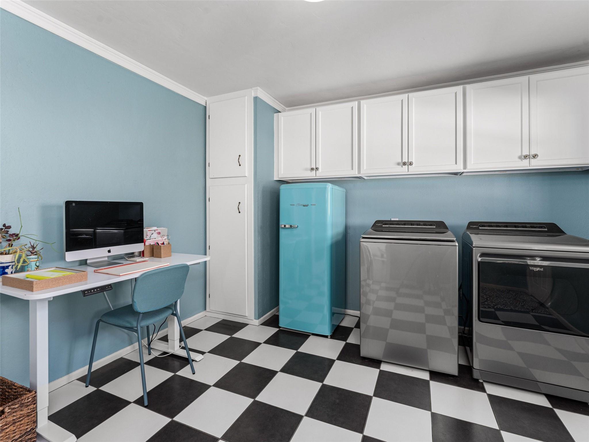 216 Broadmoor DR