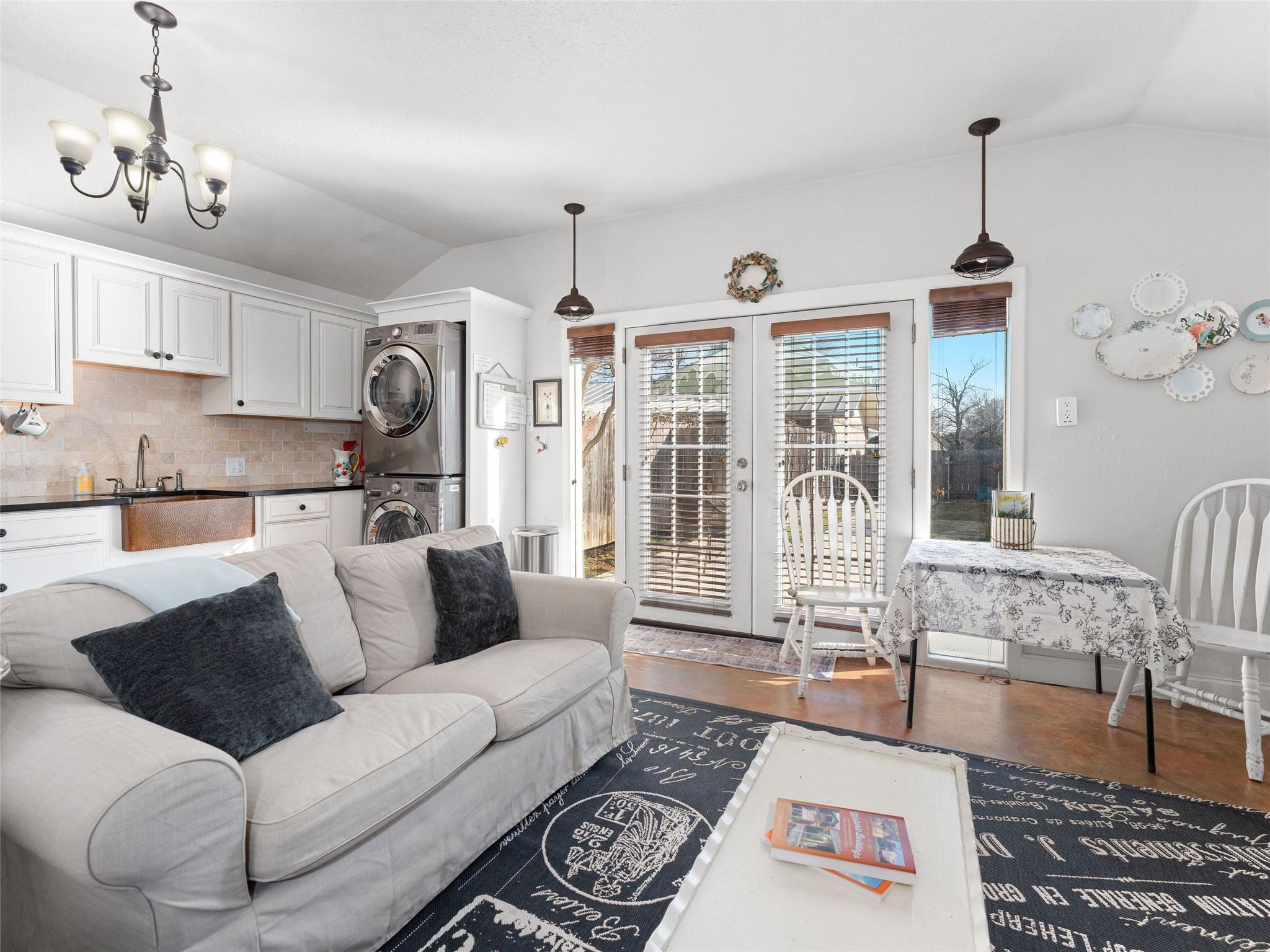 216 Broadmoor DR