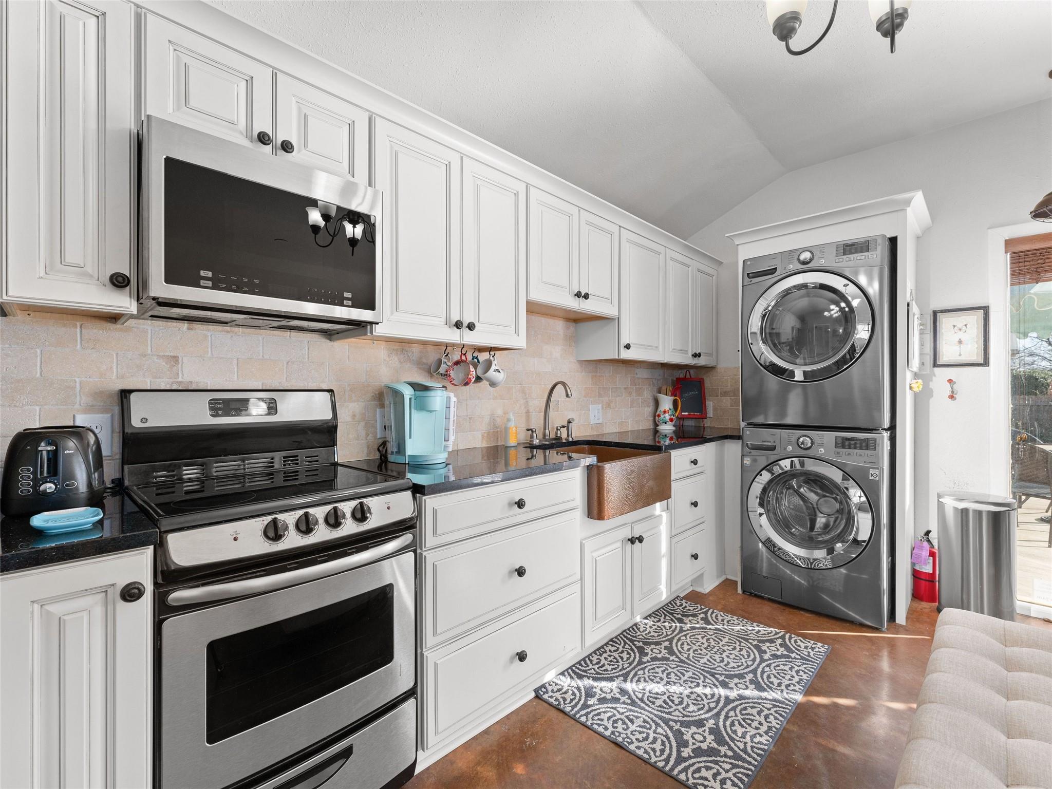 216 Broadmoor DR