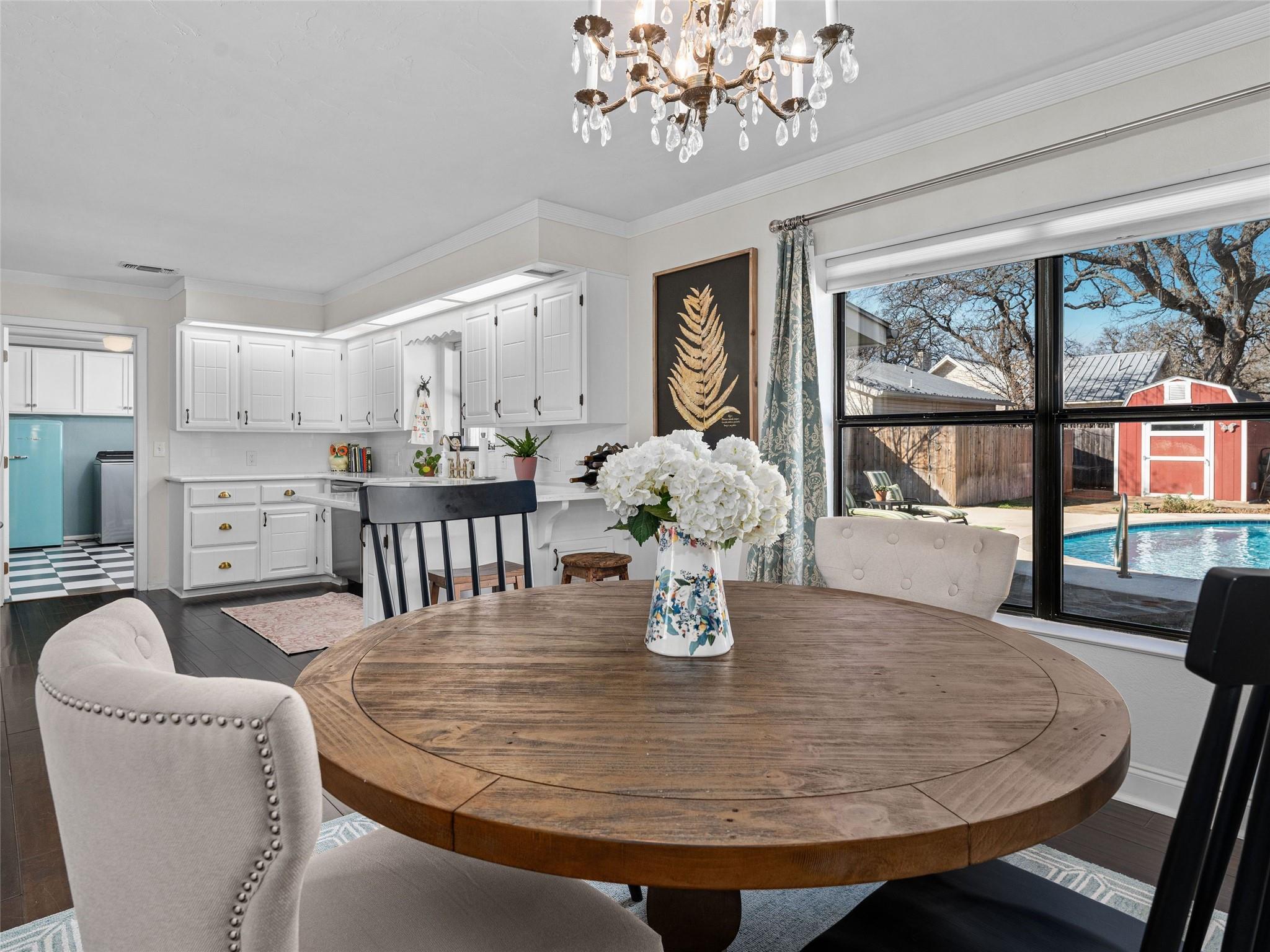 216 Broadmoor DR