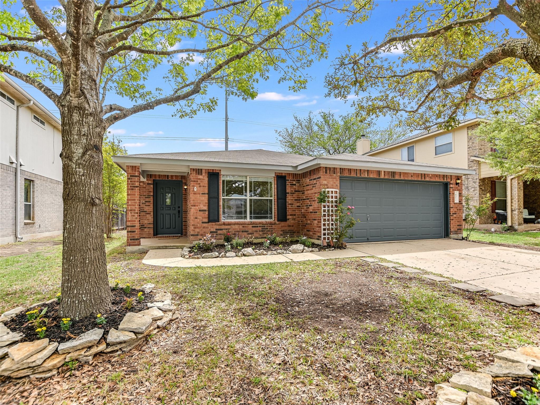 402 Washington Square DR