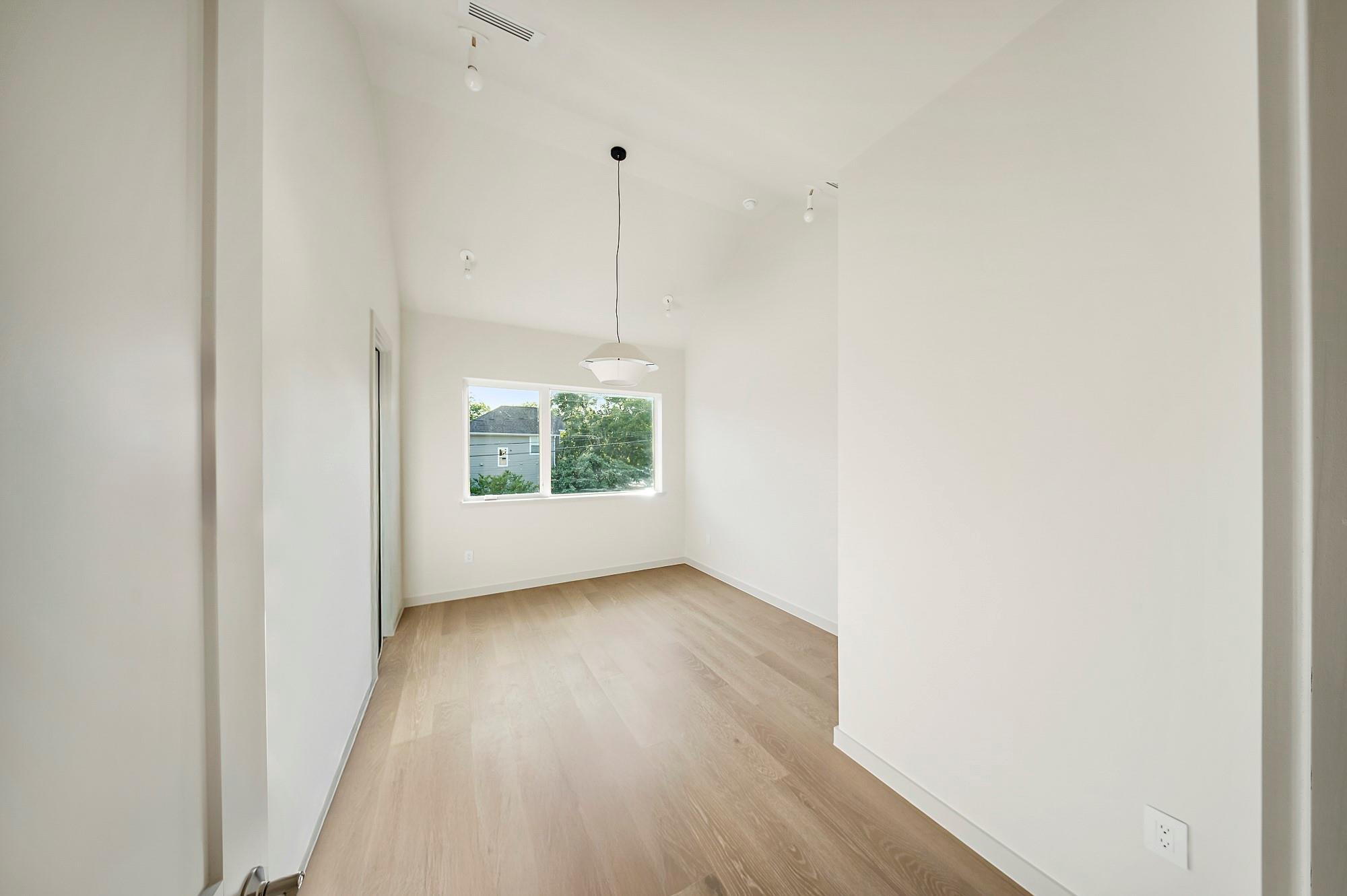 2109 Maple Ave