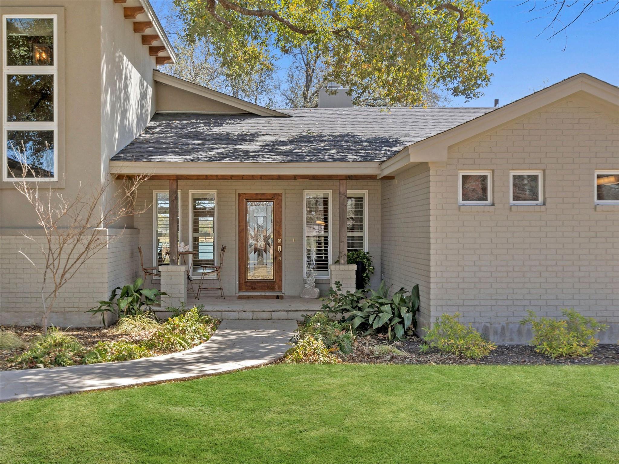 300 E Heron DR