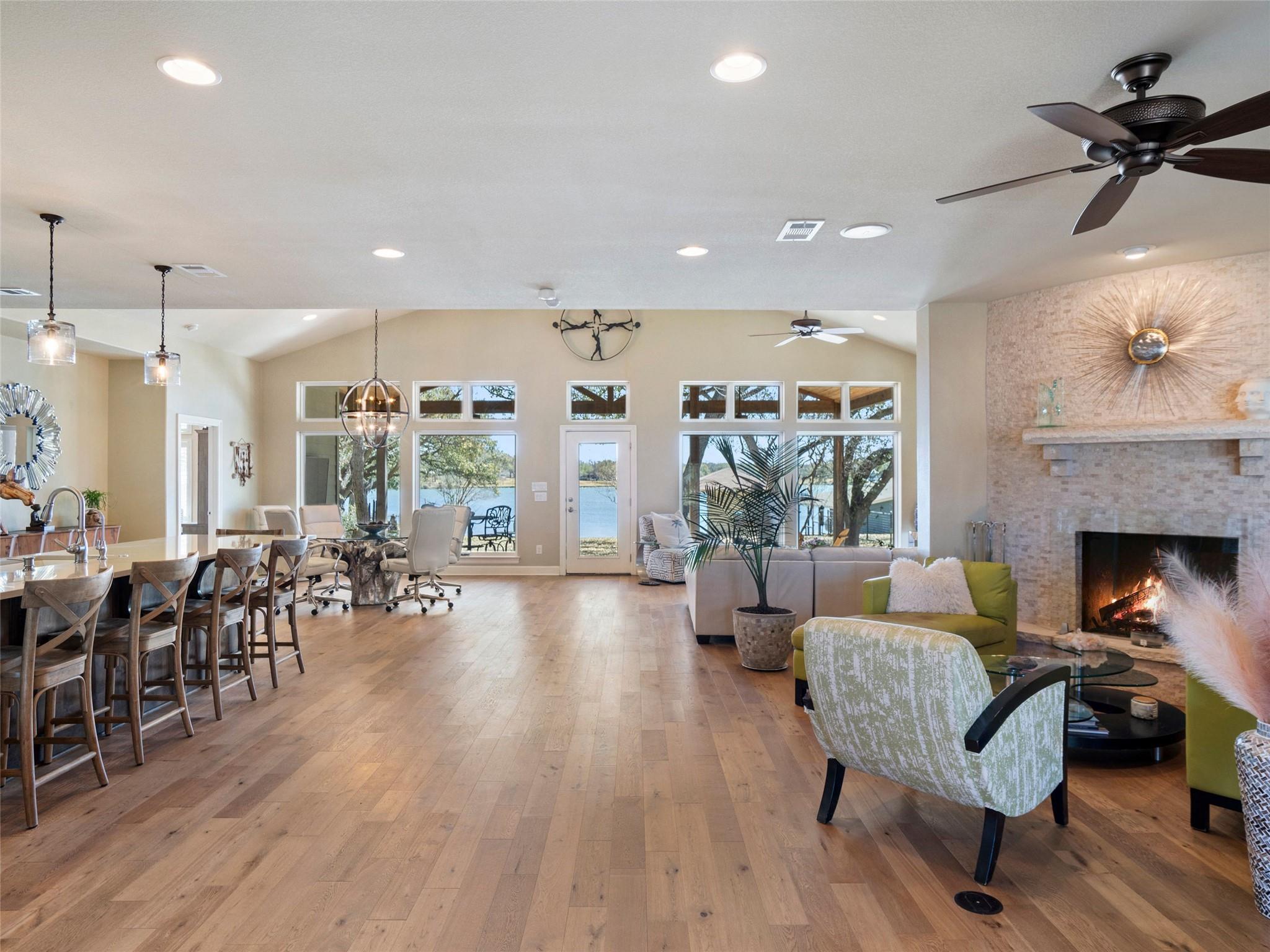 300 E Heron DR