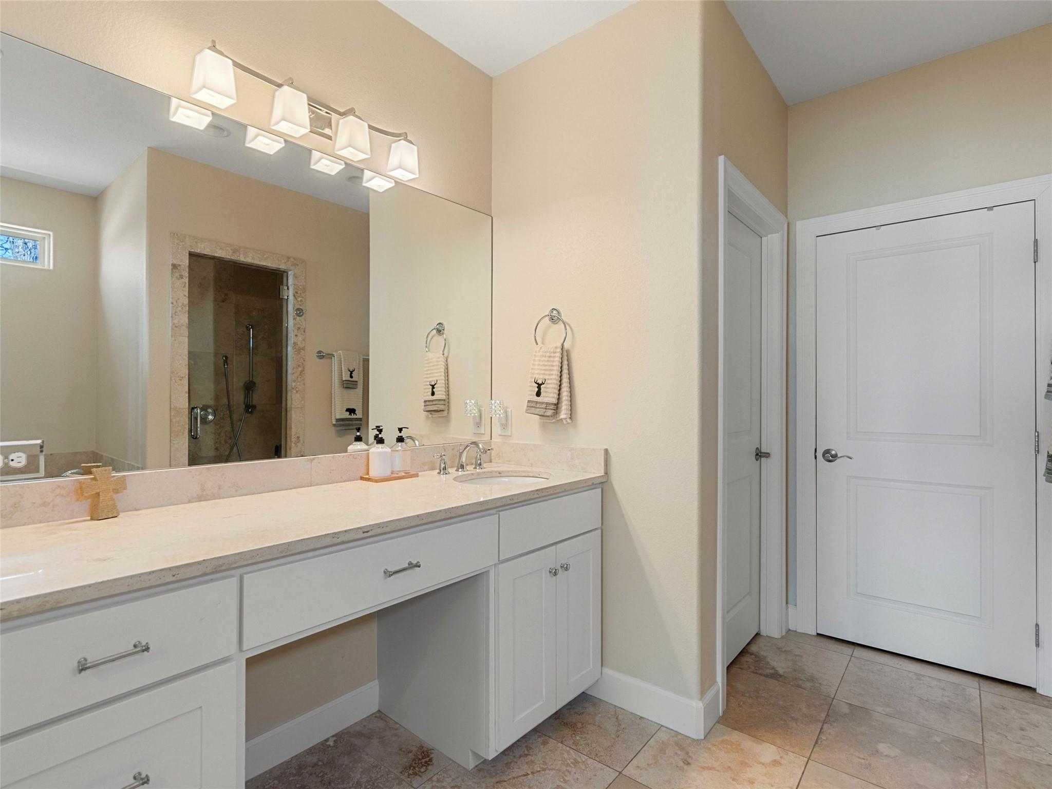 300 E Heron DR